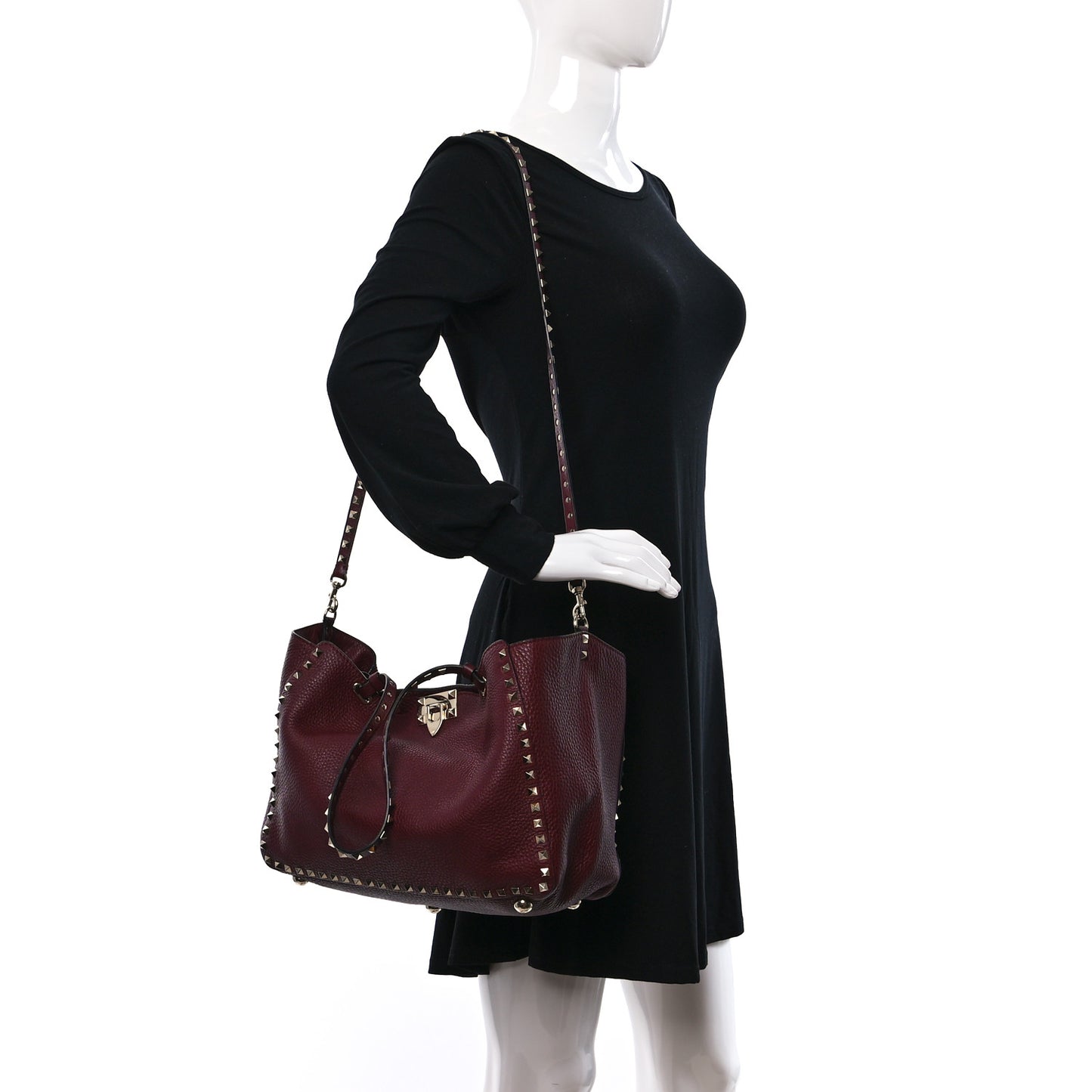 Pebbled Calfskin Medium Rockstud Tote Camelia