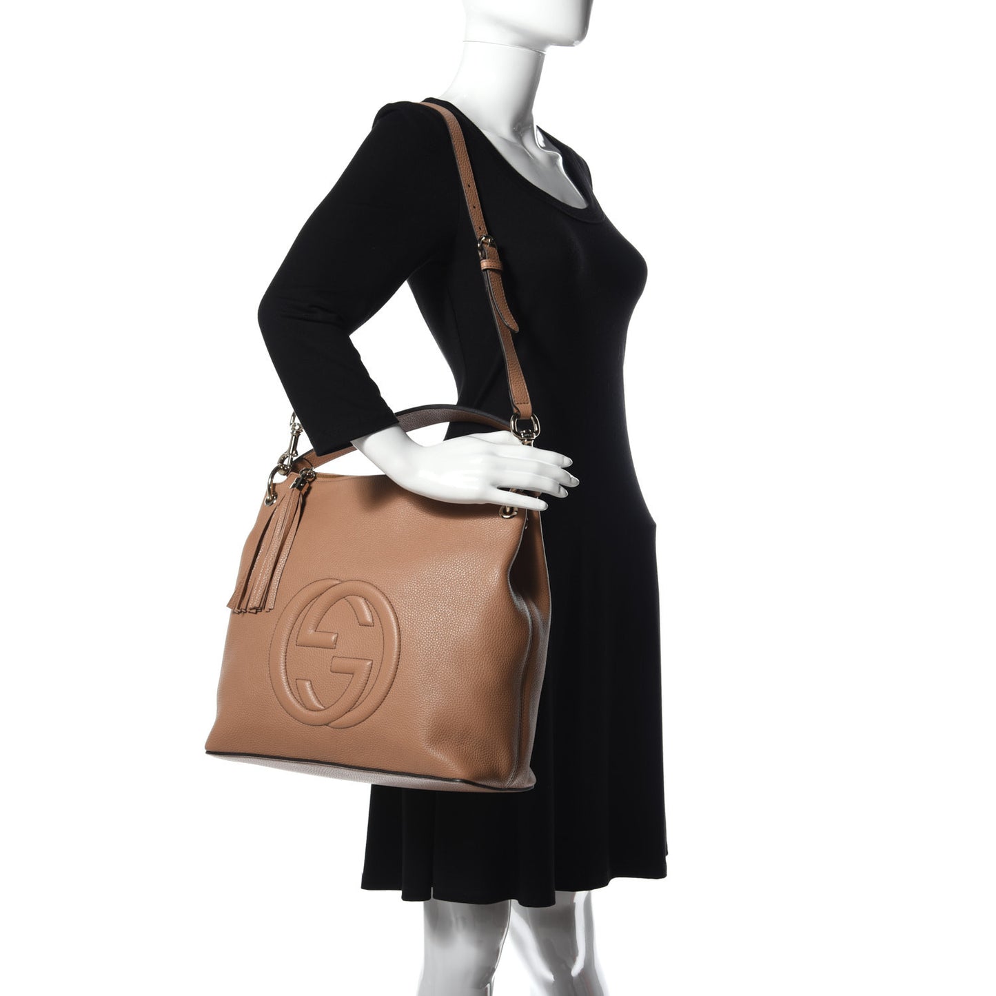 Pebbled Calfskin Large Soho Hobo Camelia