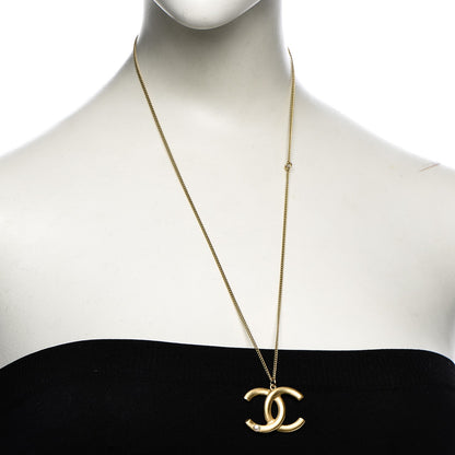 Chanel Pearl CC Pendant Necklace Gold 2 of 6