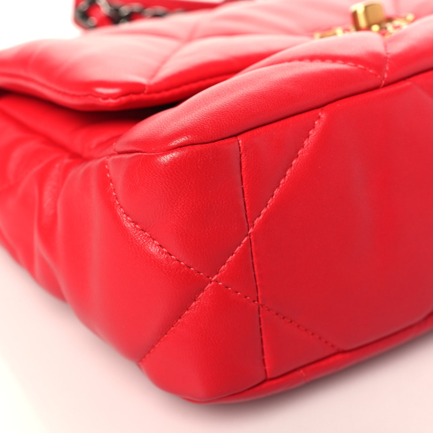 Lambskin Quilted Medium Chanel 19 Flap Red