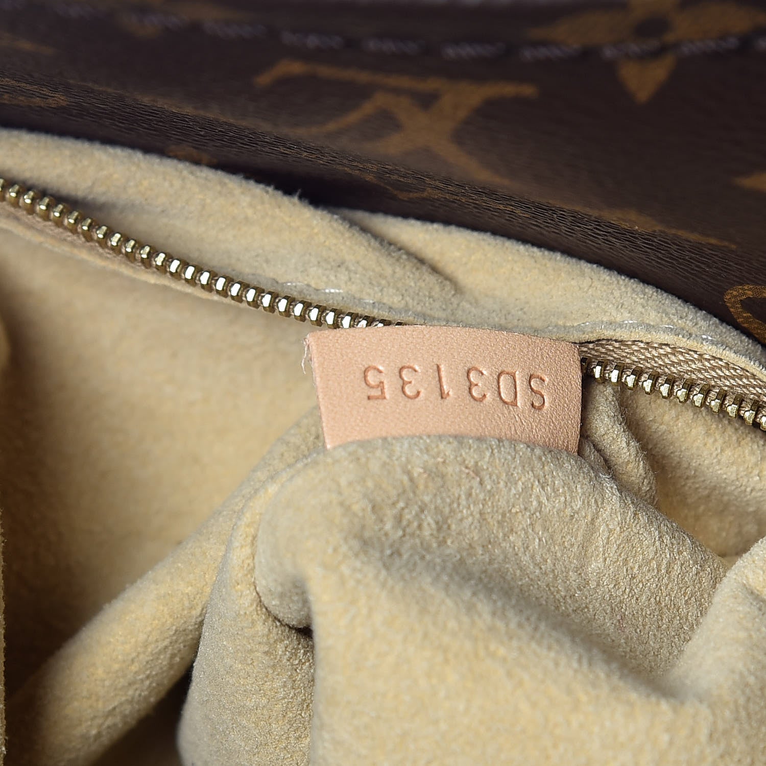 Louis Vuitton Monogram Artsy MM 10 of 17