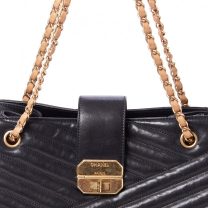 Chanel Calfskin Chevron Quilted Gabrielle Tote Black 5 of 9