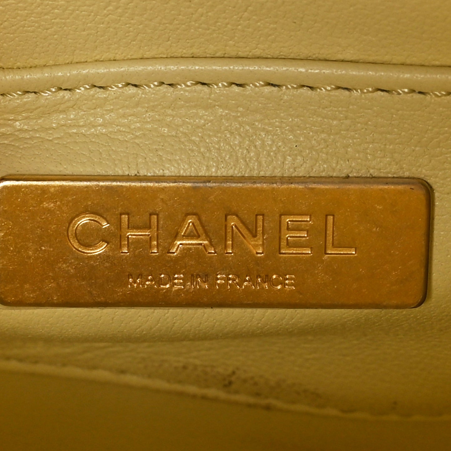 Lambskin Handle Crush Small Vanity Case With Chain Jaune Clair