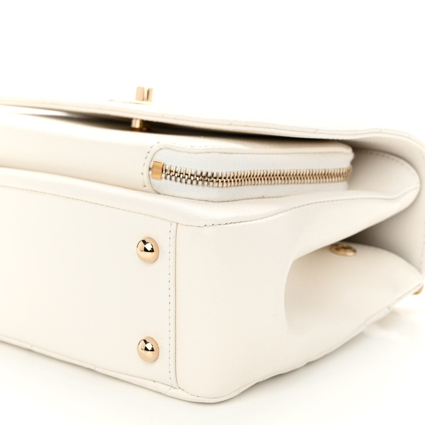 Caviar Quilted Medium Business Affinity Flap White