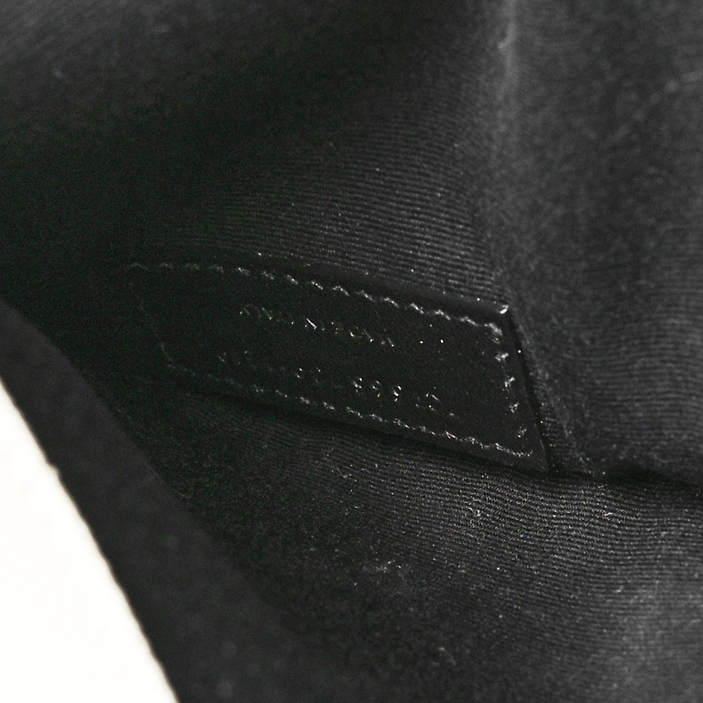 Grain De Poudre Uptown Pouch Crema Soft