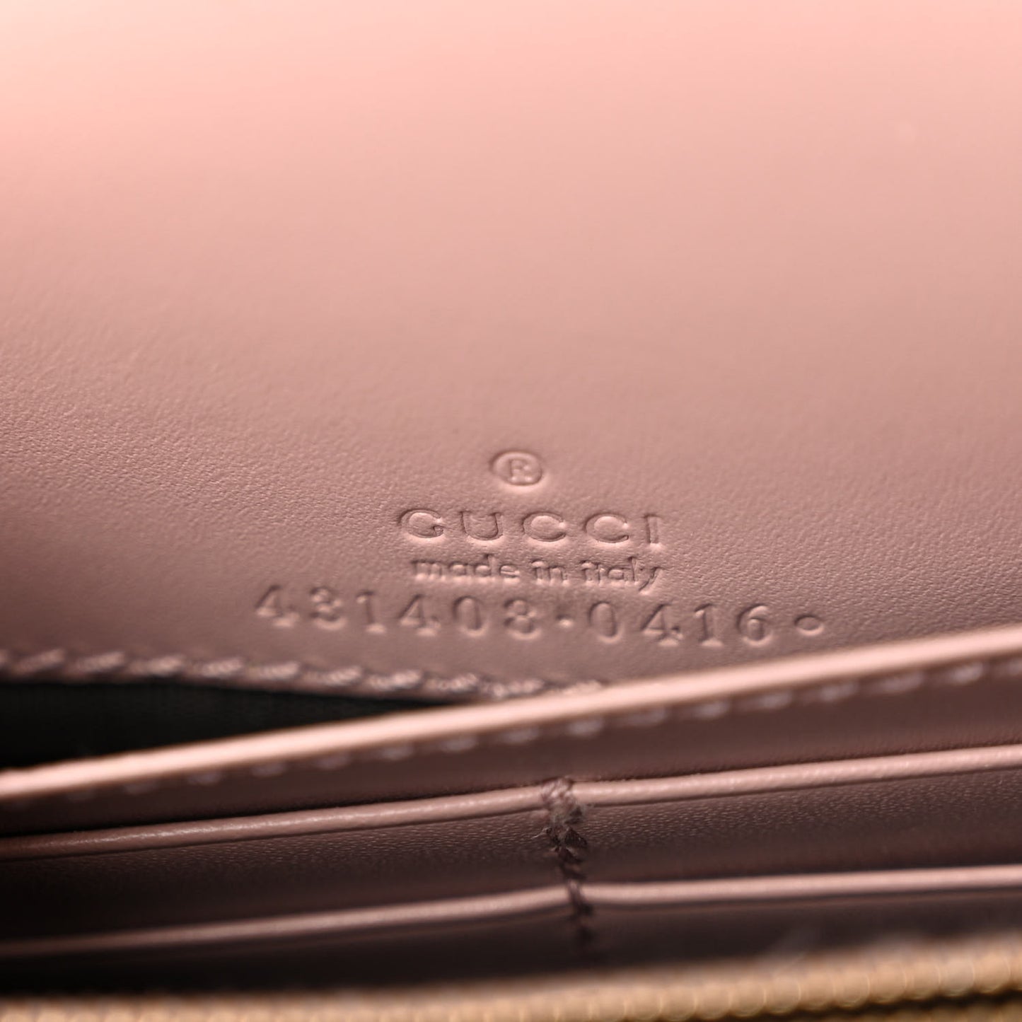 Guccissima Signature Bowy Chain Wallet Dark Cipria