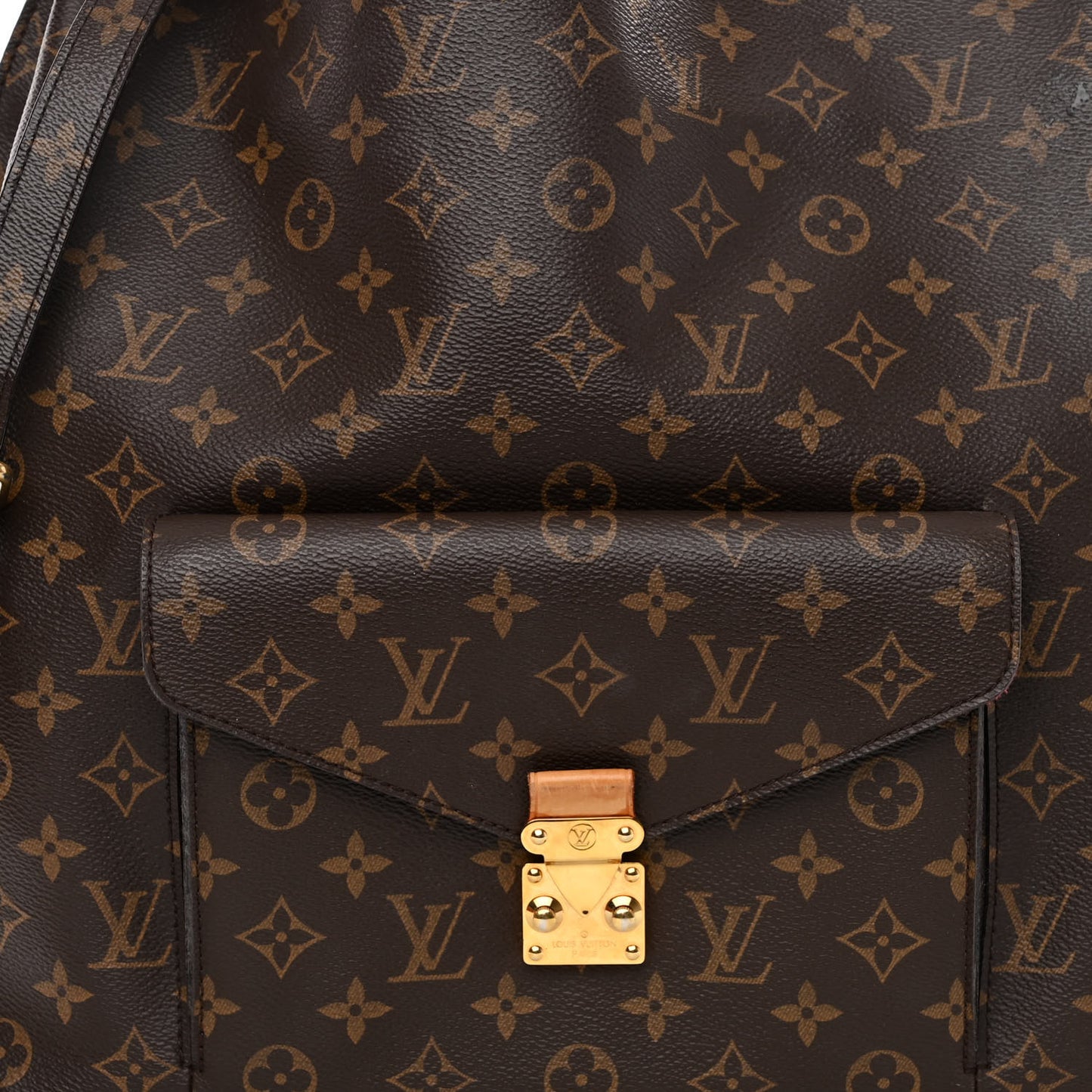 Monogram Metis