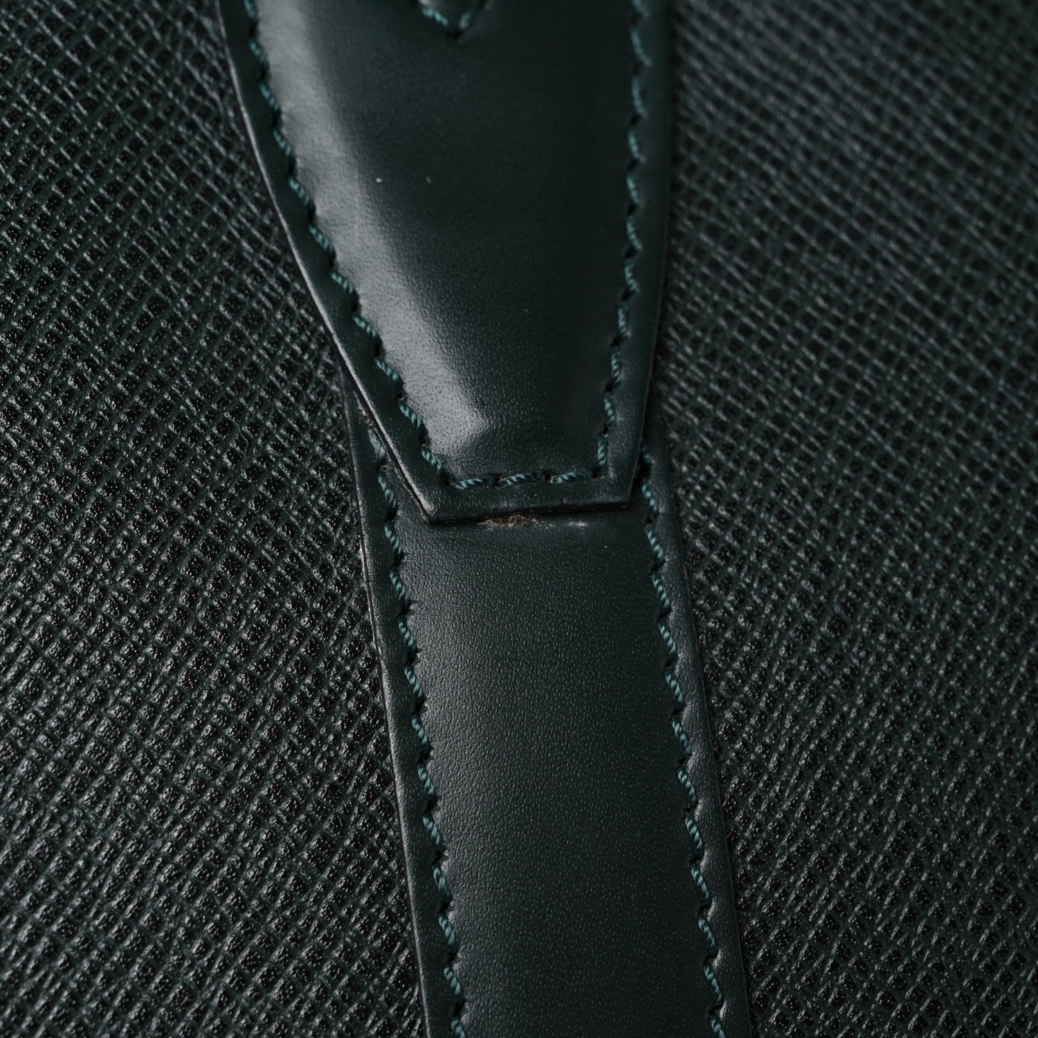 Louis Vuitton Taiga Kendall GM Epicea 15 of 21