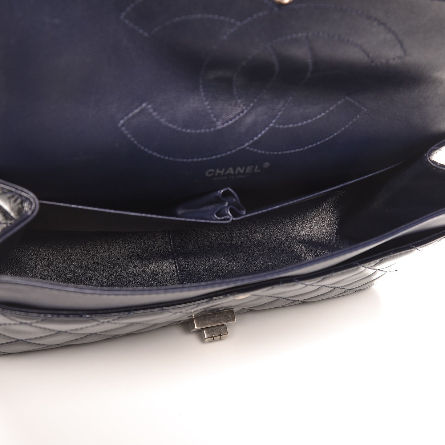Distressed Patent Quilted 2.55 Reissue 227 Flap Dark Blue