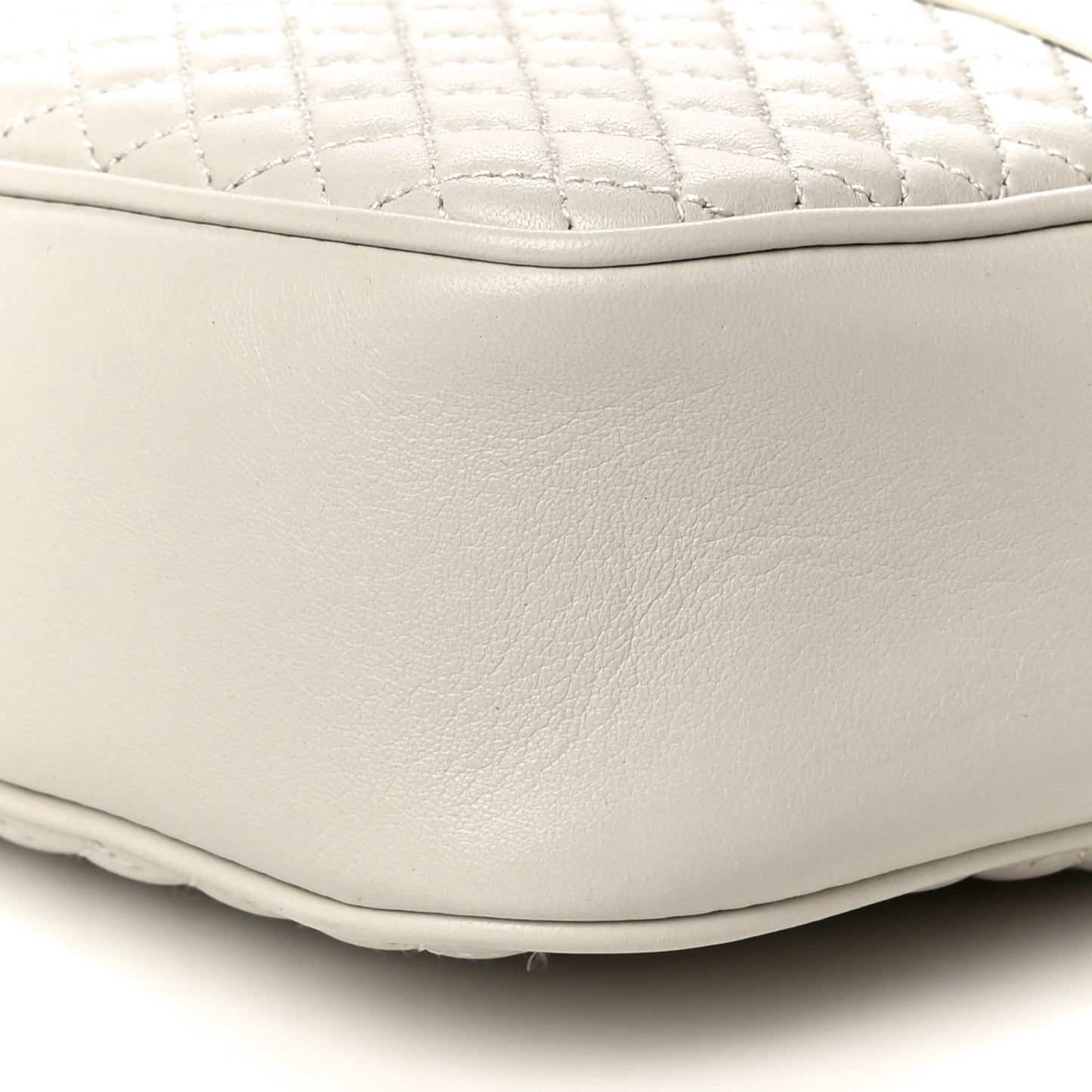Lambskin Quilted Victoire Camera Bag Blanc Vintage