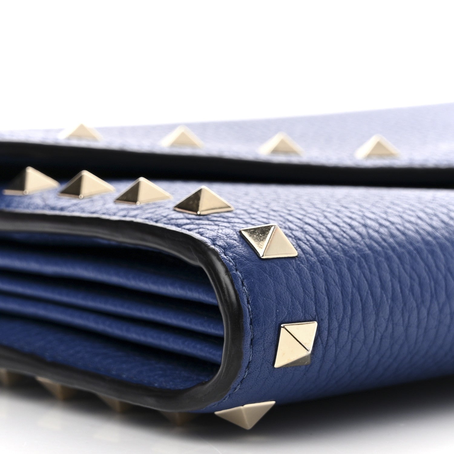 Valentino Garavani Pebbled Calfskin Rockstud Envelope Wallet On Chain Bag Blu Delft 9 of 13