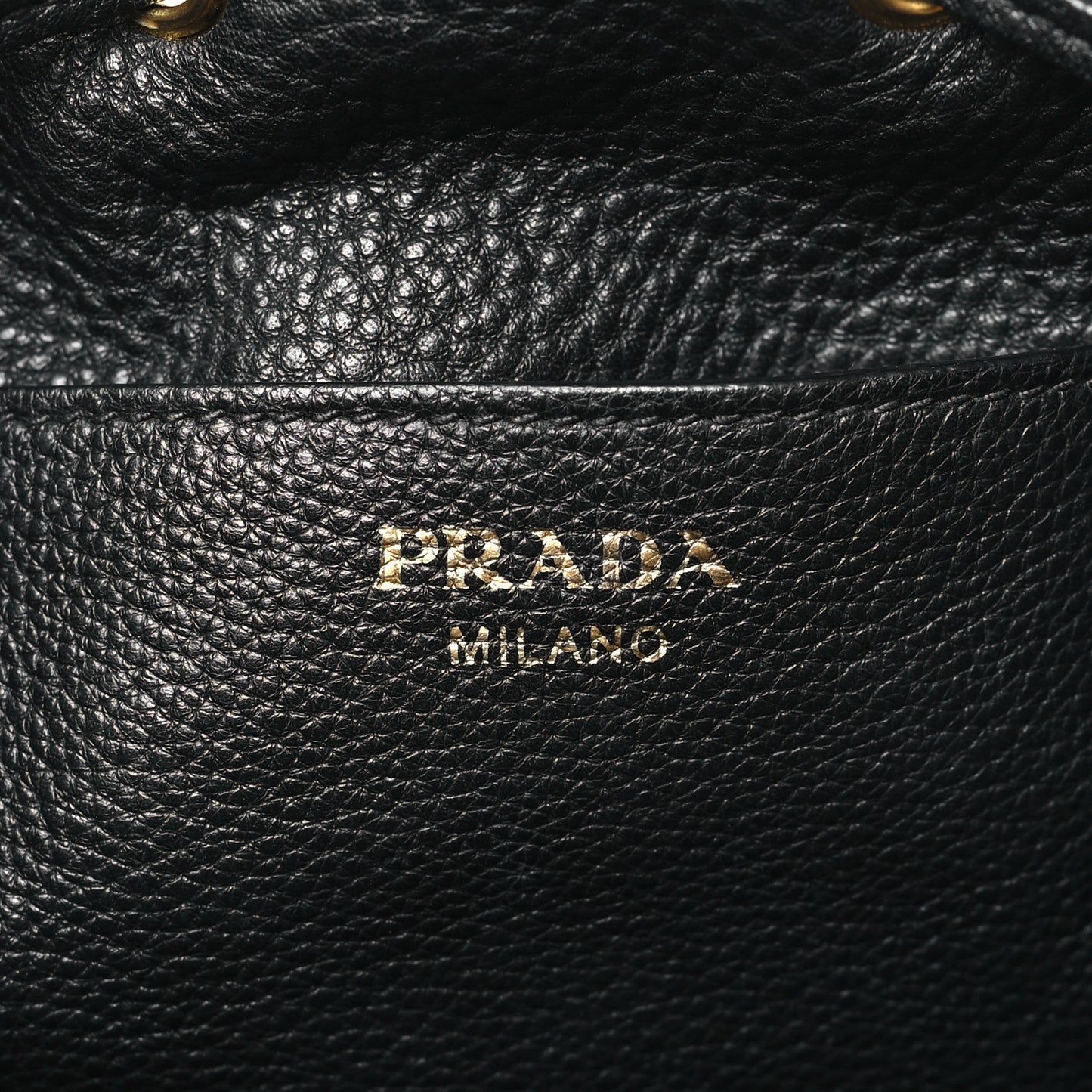 Vitello Daino Bucket Bag Black