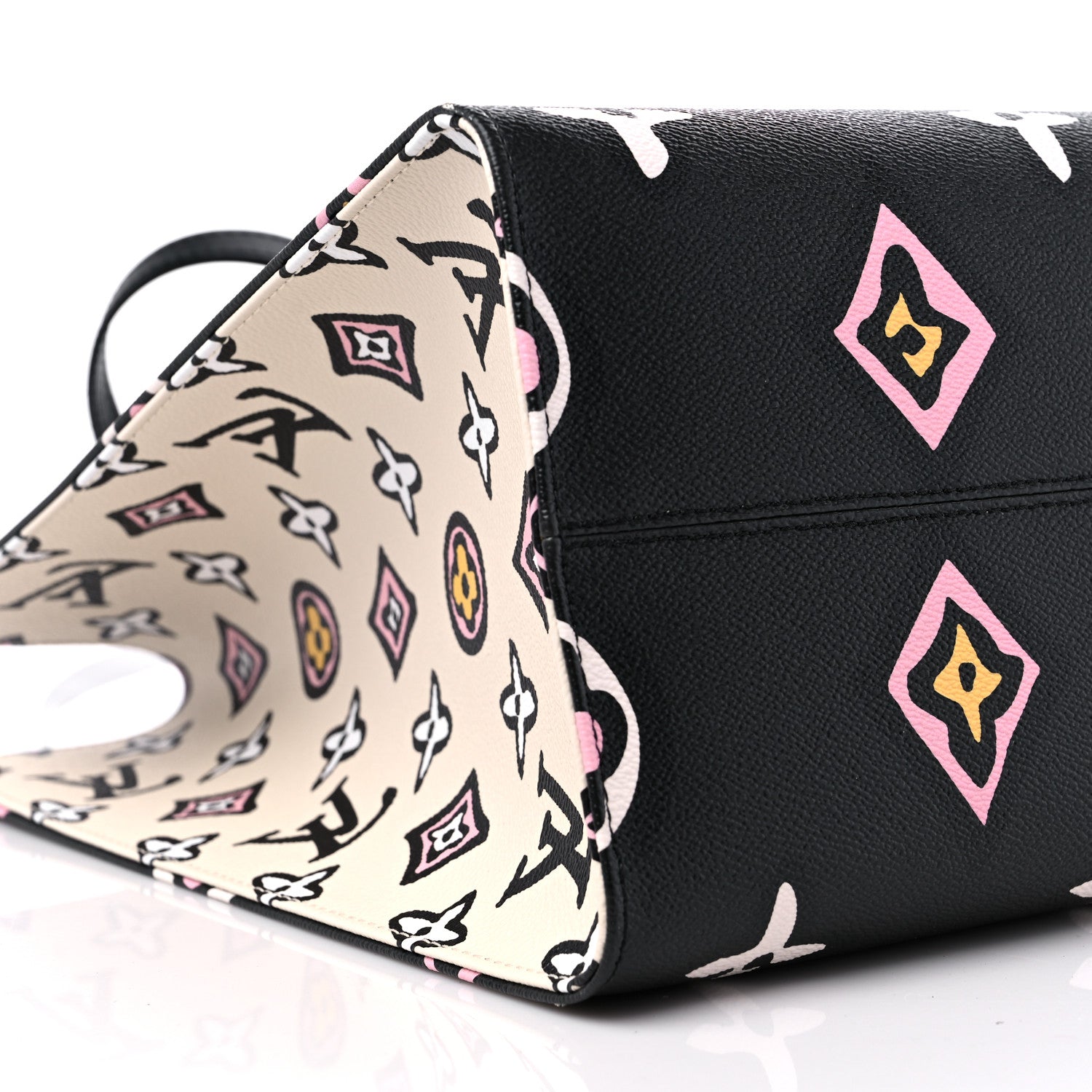 Louis Vuitton Monogram Giant Wild At Heart Onthego GM Black 7 of 8