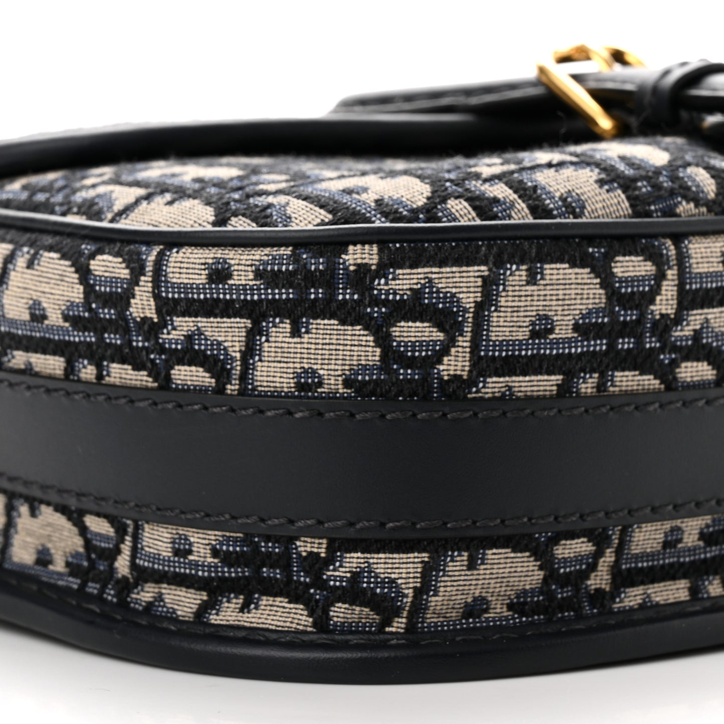 Oblique Medium Bobby Flap Blue