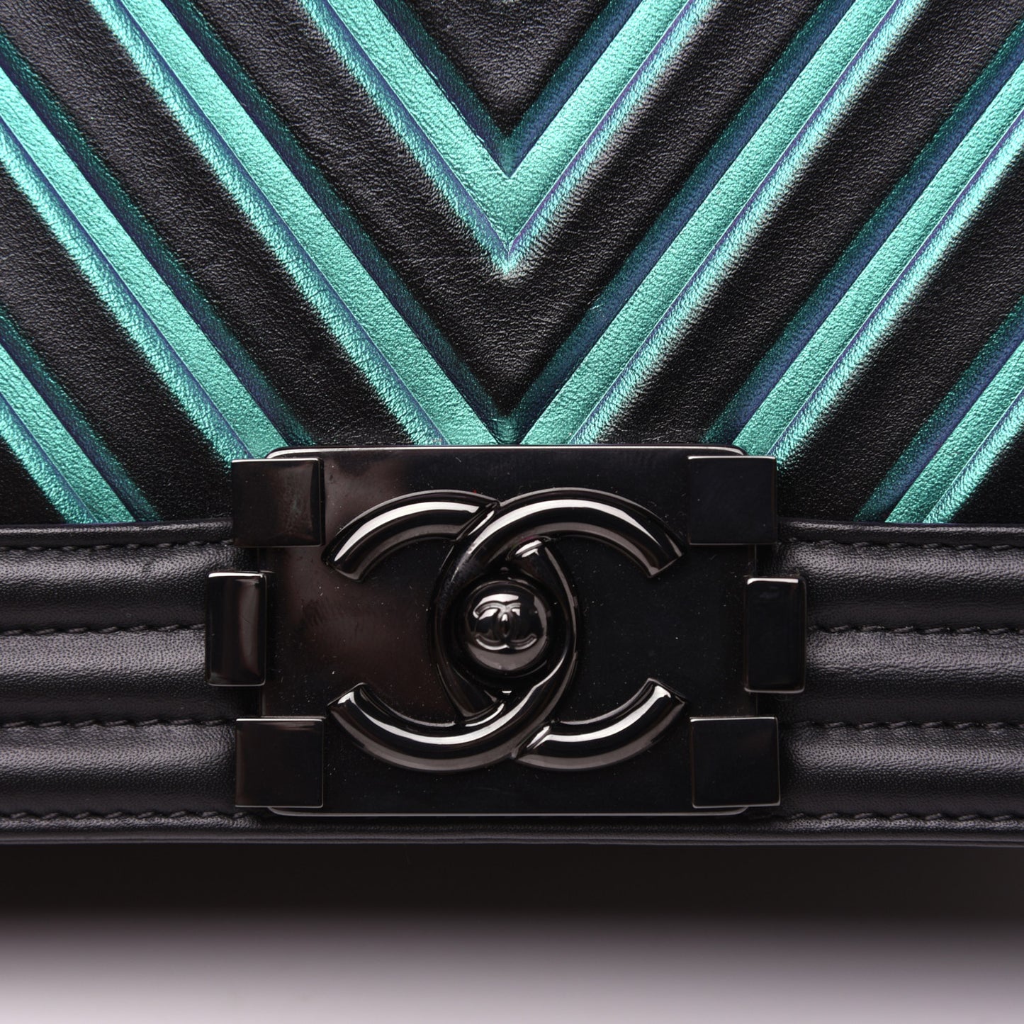 Calfskin Painted Chevron Embossed Medium Boy Flap Black