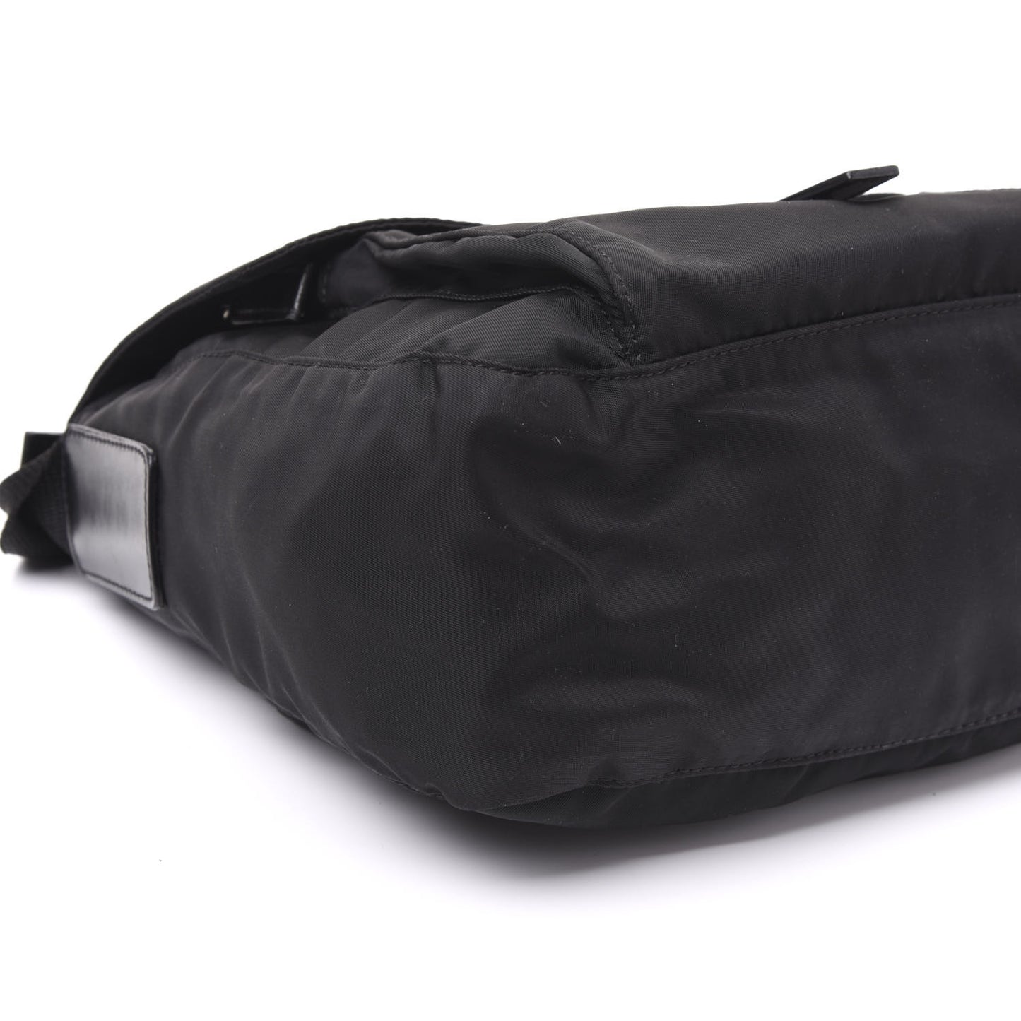 Nylon Vela Messenger Black