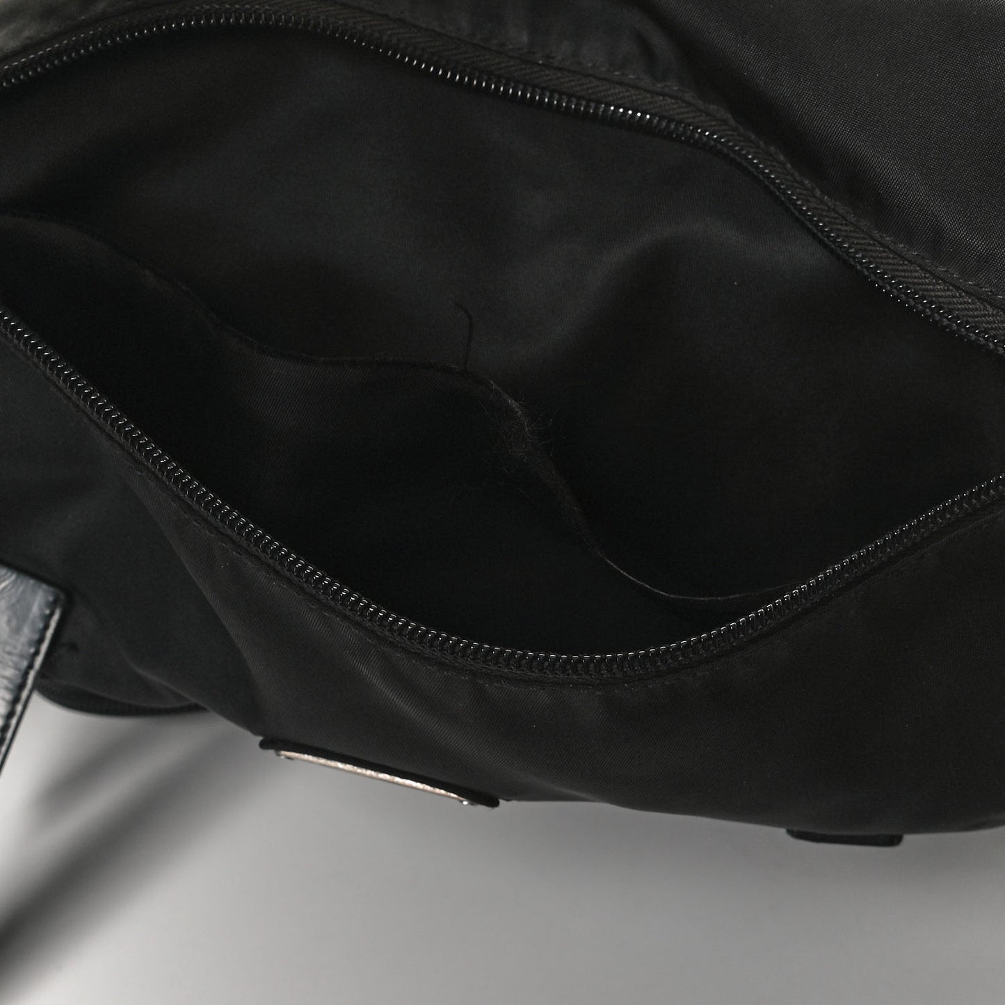 Nylon Vela Messenger Bag Black