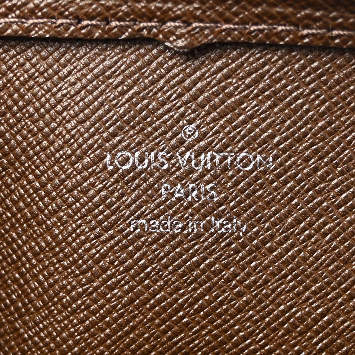 Louis Vuitton Taiga Baikal Pochette Grizzli 6 of 8