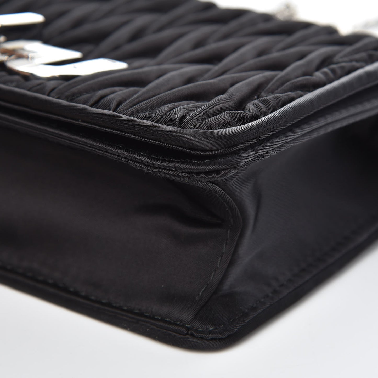 Tessuto Matelasse Delice Miu Logo Bag Black