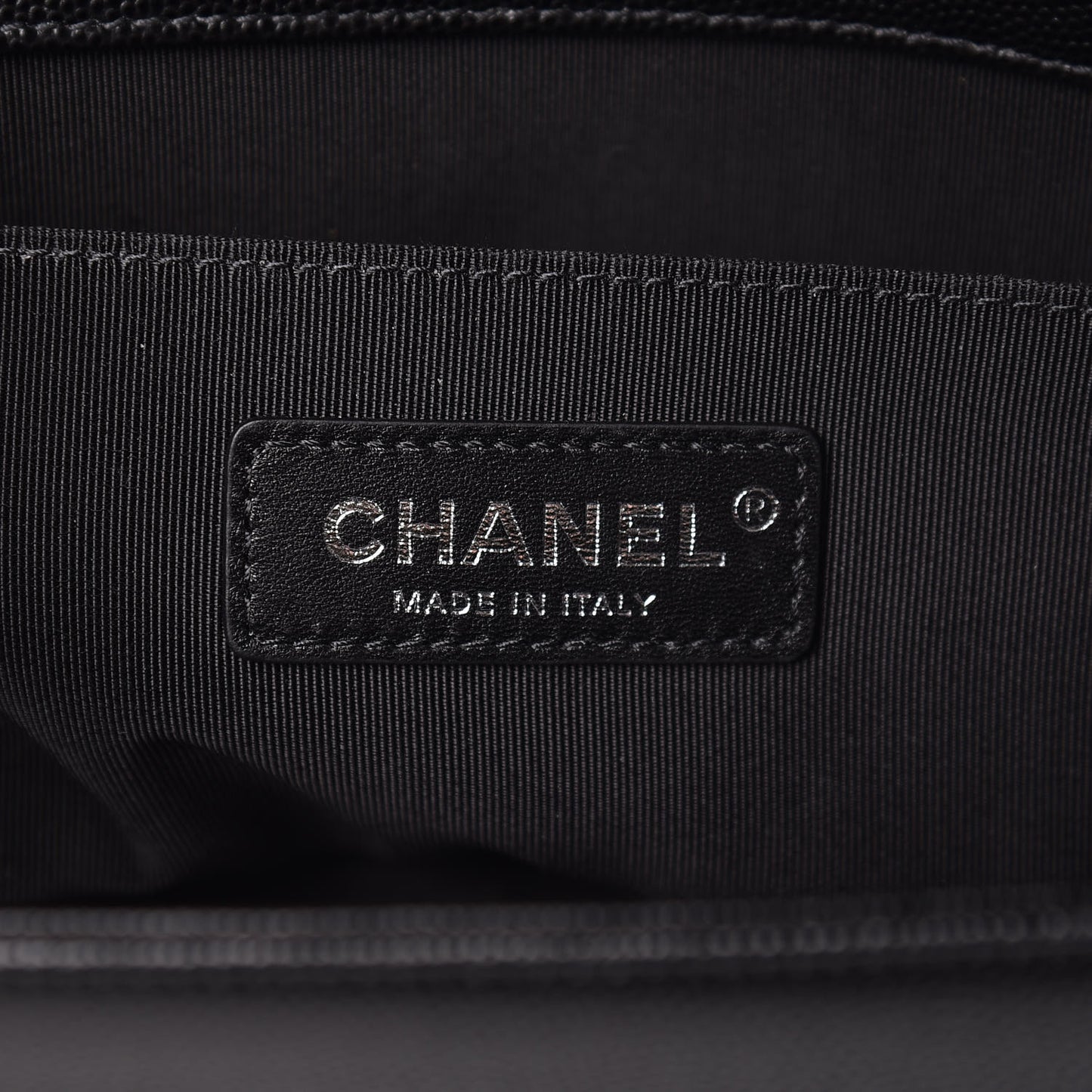 Caviar Quilted Medium Boy Flap Black
