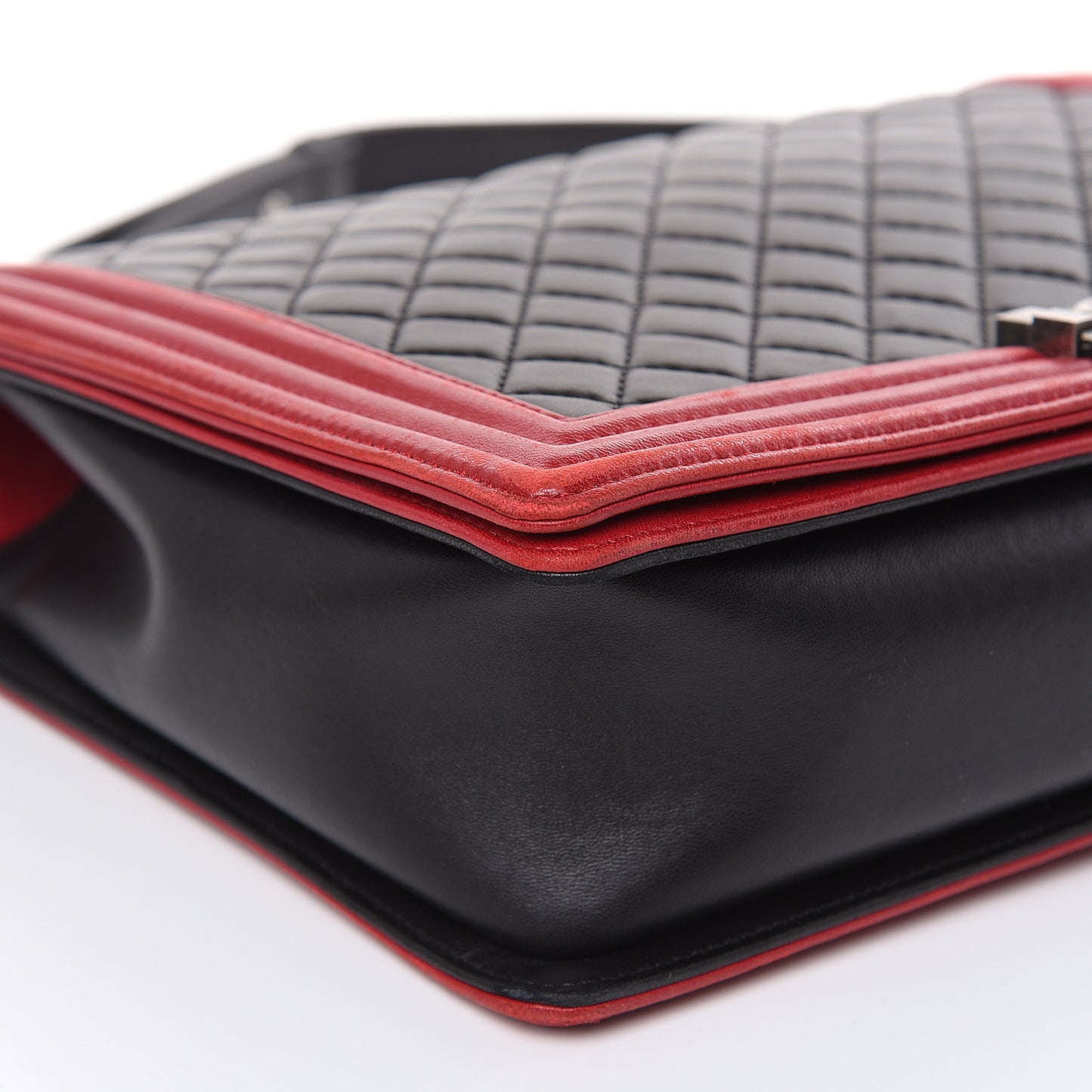 Lambskin Quilted Large Boy Flap Black Red