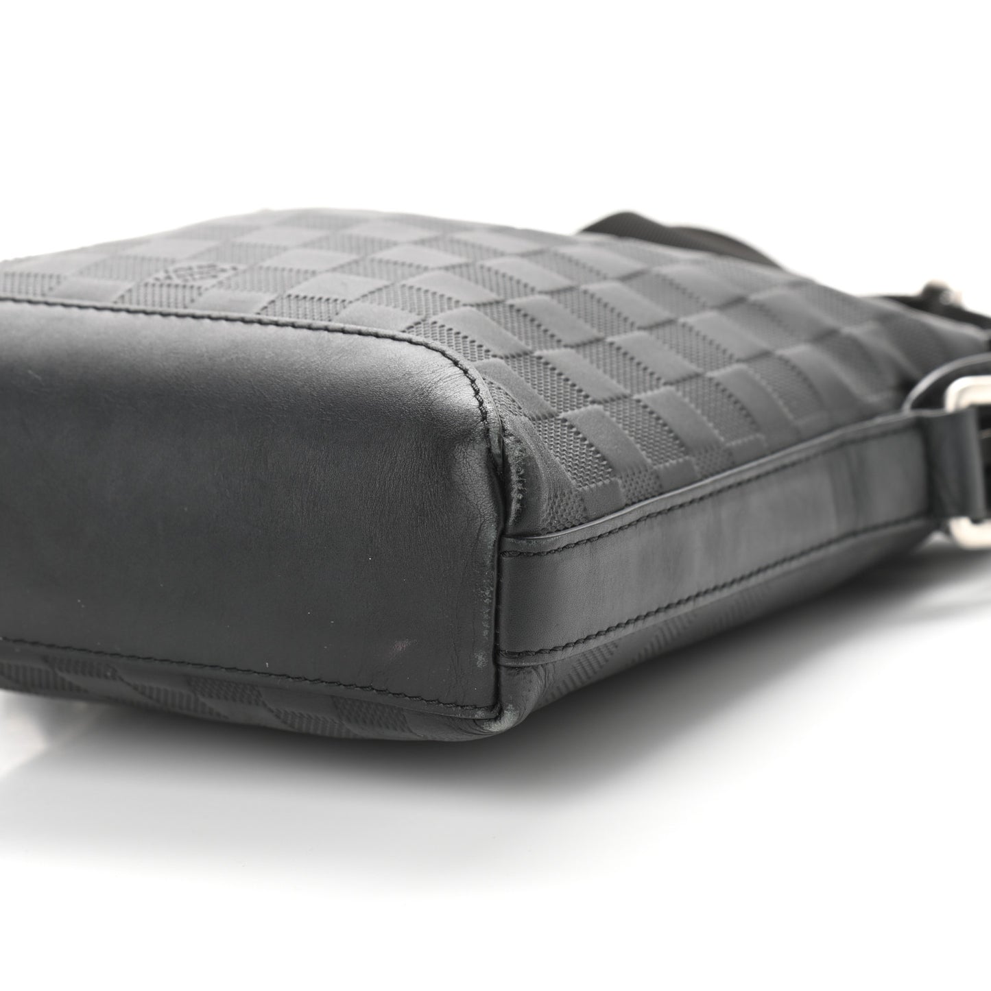 Damier Infini Discovery Messenger BB Onyx