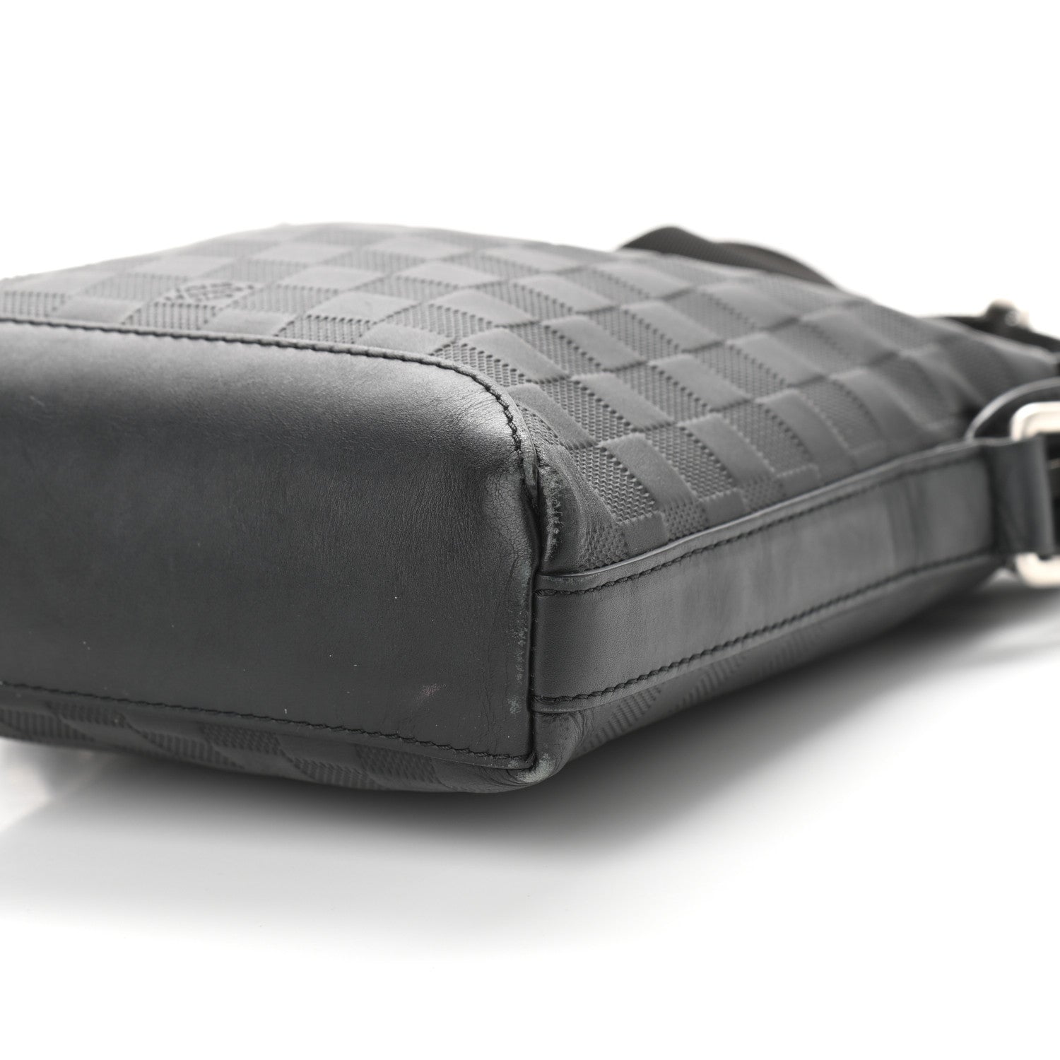 Louis Vuitton Damier Infini Discovery Messenger BB Onyx 12 of 15