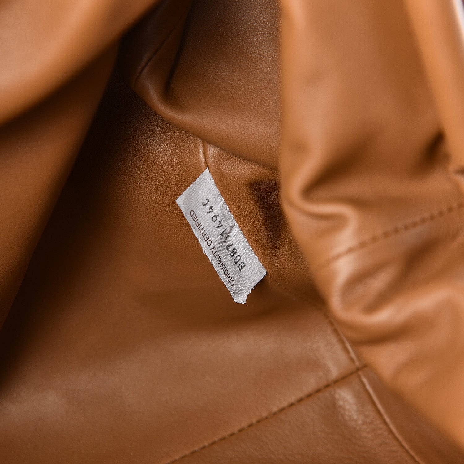 Bottega Veneta Smooth Butter Calf The Pouch Oversized Clutch Cammello 7 of 9