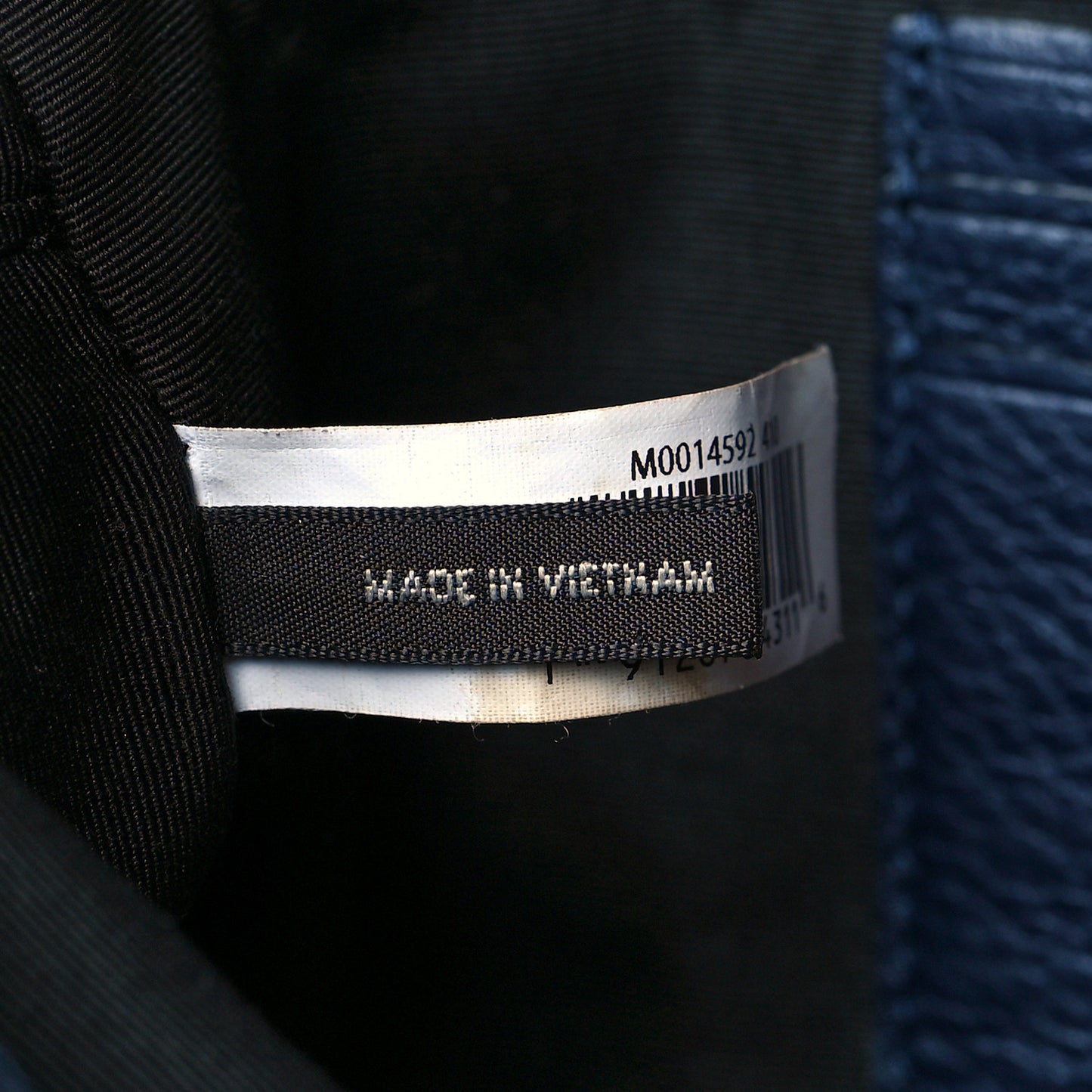 Supple Natural Grain Calfskin The Softshot 27 Bag Navy
