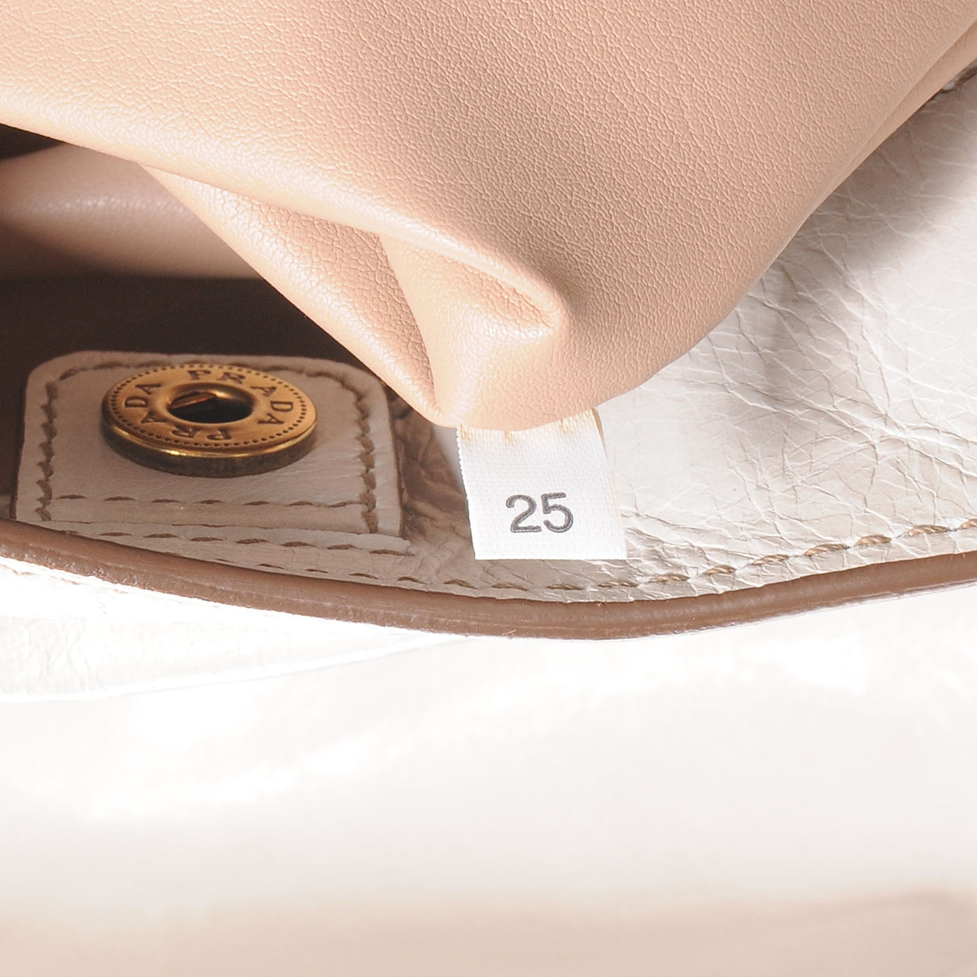 Prada Vitello Shine Hobo Talco 7 of 8