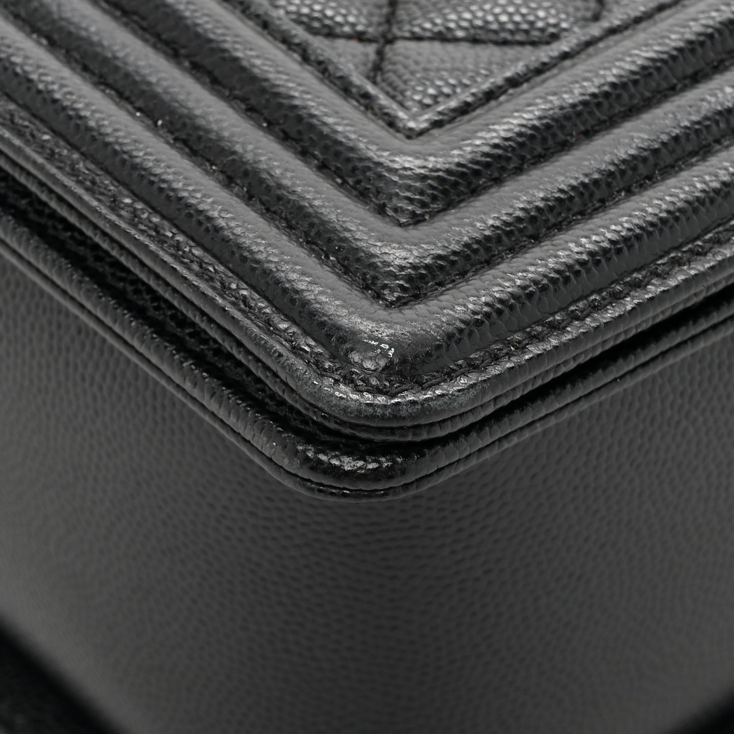 Caviar Quilted Large Boy Flap Black