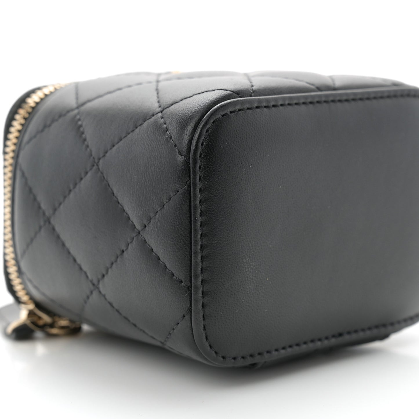 Lambskin Quilted Mini Pearl Crush Vanity Case With Chain Black
