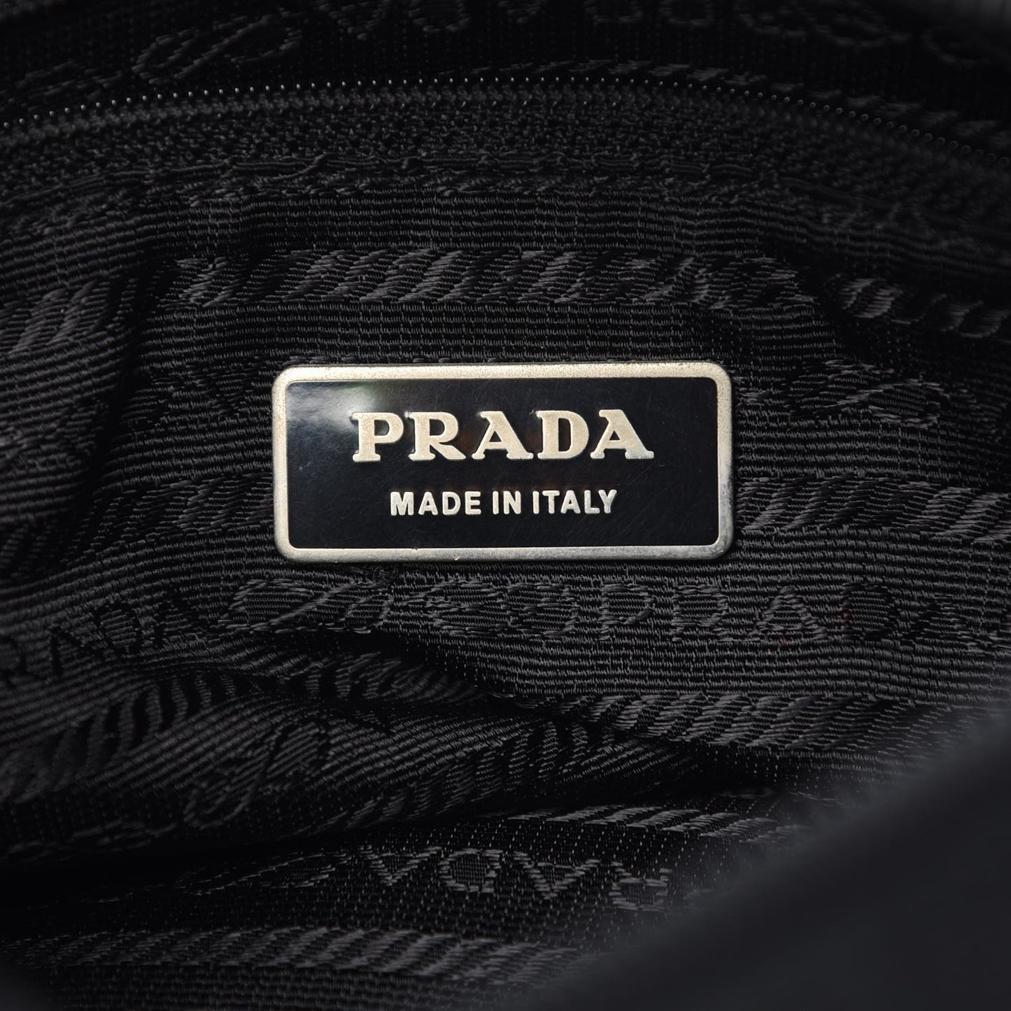Nylon Vela Messenger Black
