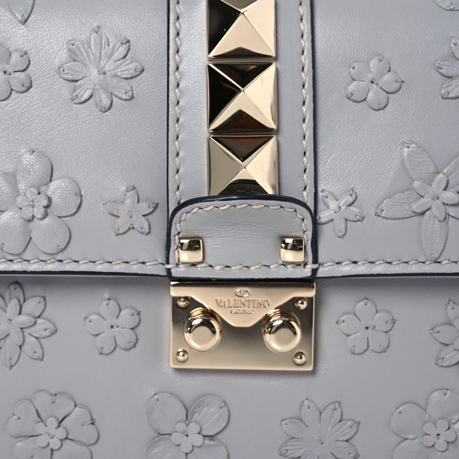 Valentino Garavani Vitello Flower Embellished Small Glam Lock Rockstud Flap Pastel Grey 7 of 14