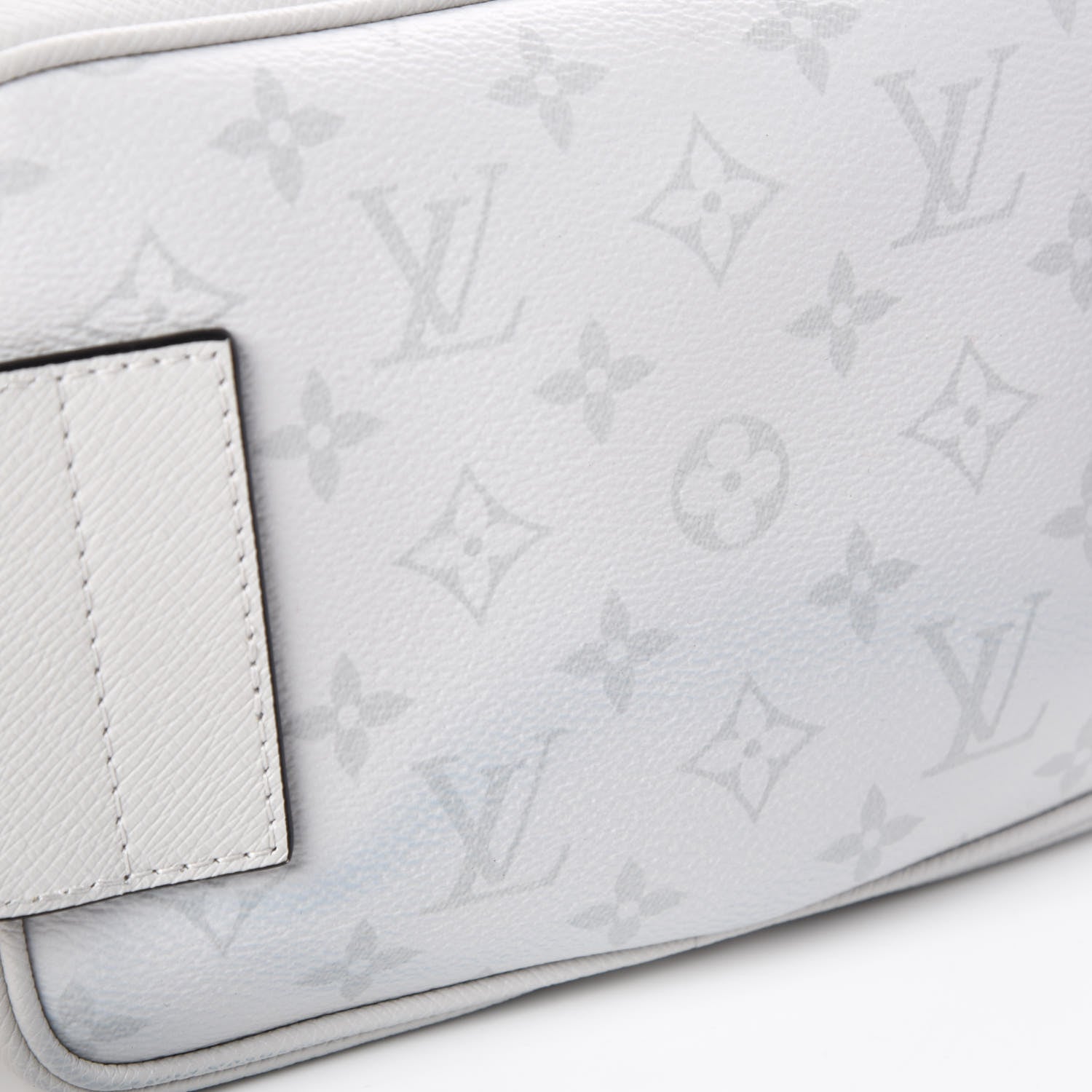 Louis Vuitton Taiga Monogram Outdoor Bumbag White 8 of 13