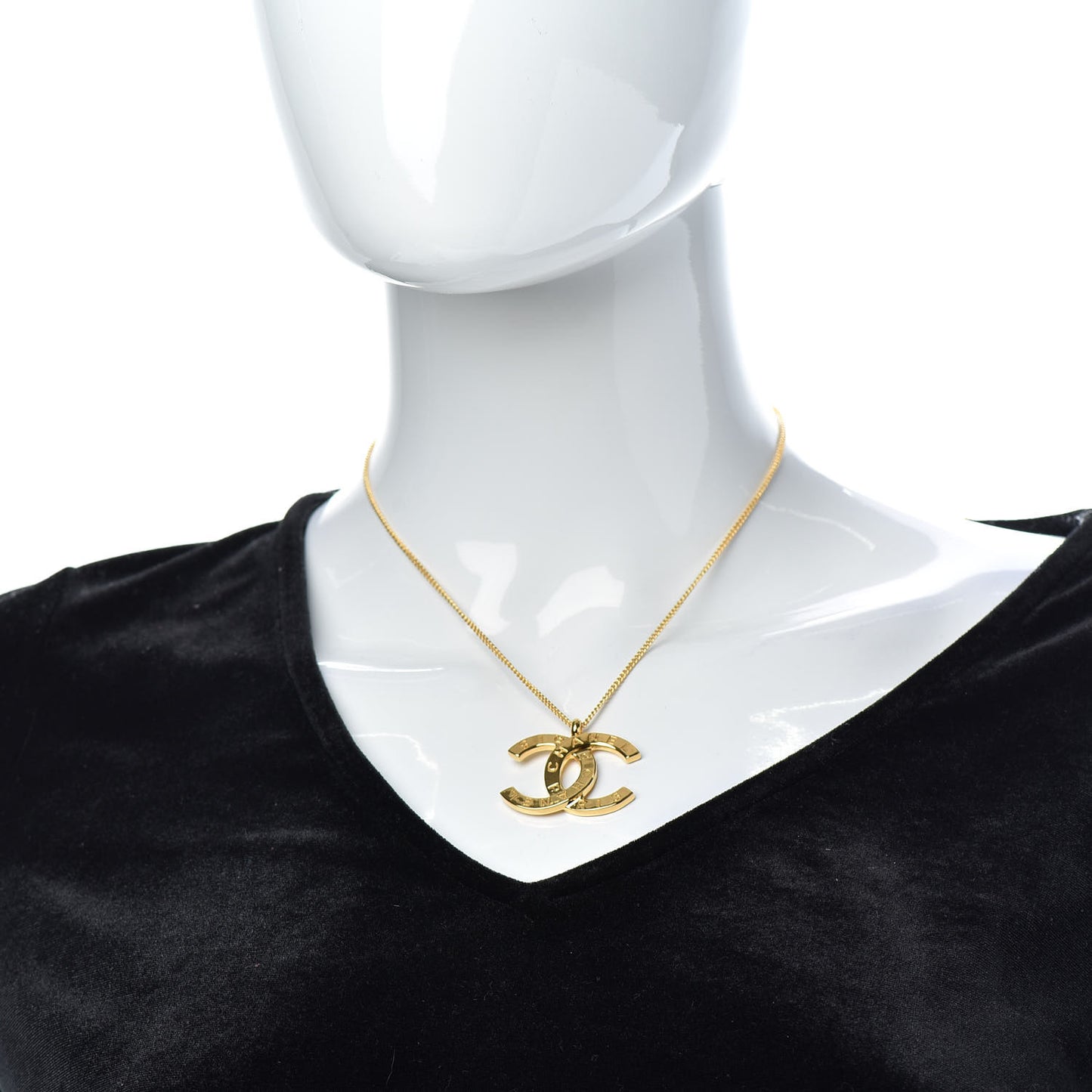 Metal CC Paris Button Necklace Gold