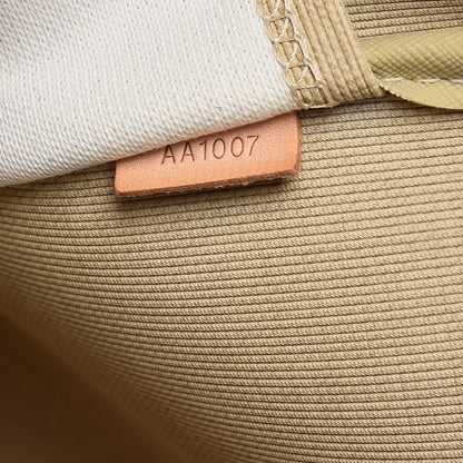 Louis Vuitton Monogram Sirius 70 9 of 12