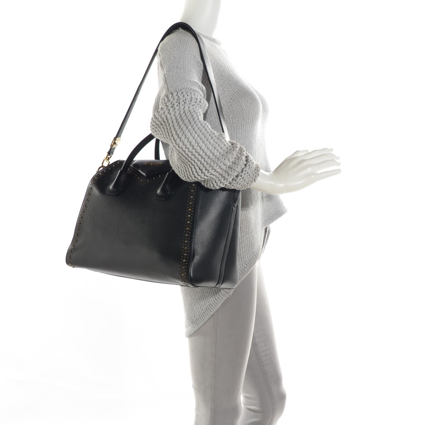 Calfskin Medium Studded Antigona Black