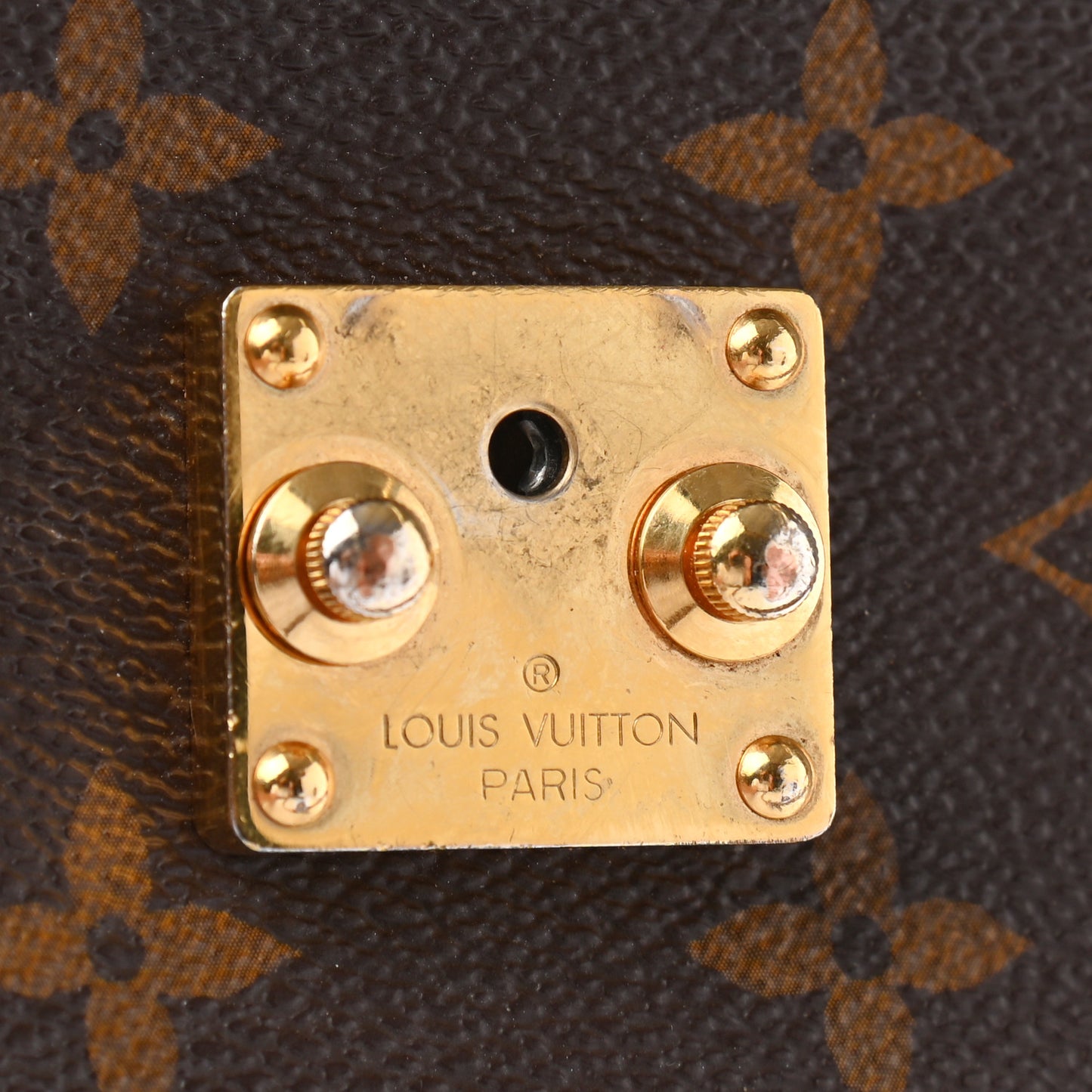 Reverse Monogram Pochette Metis