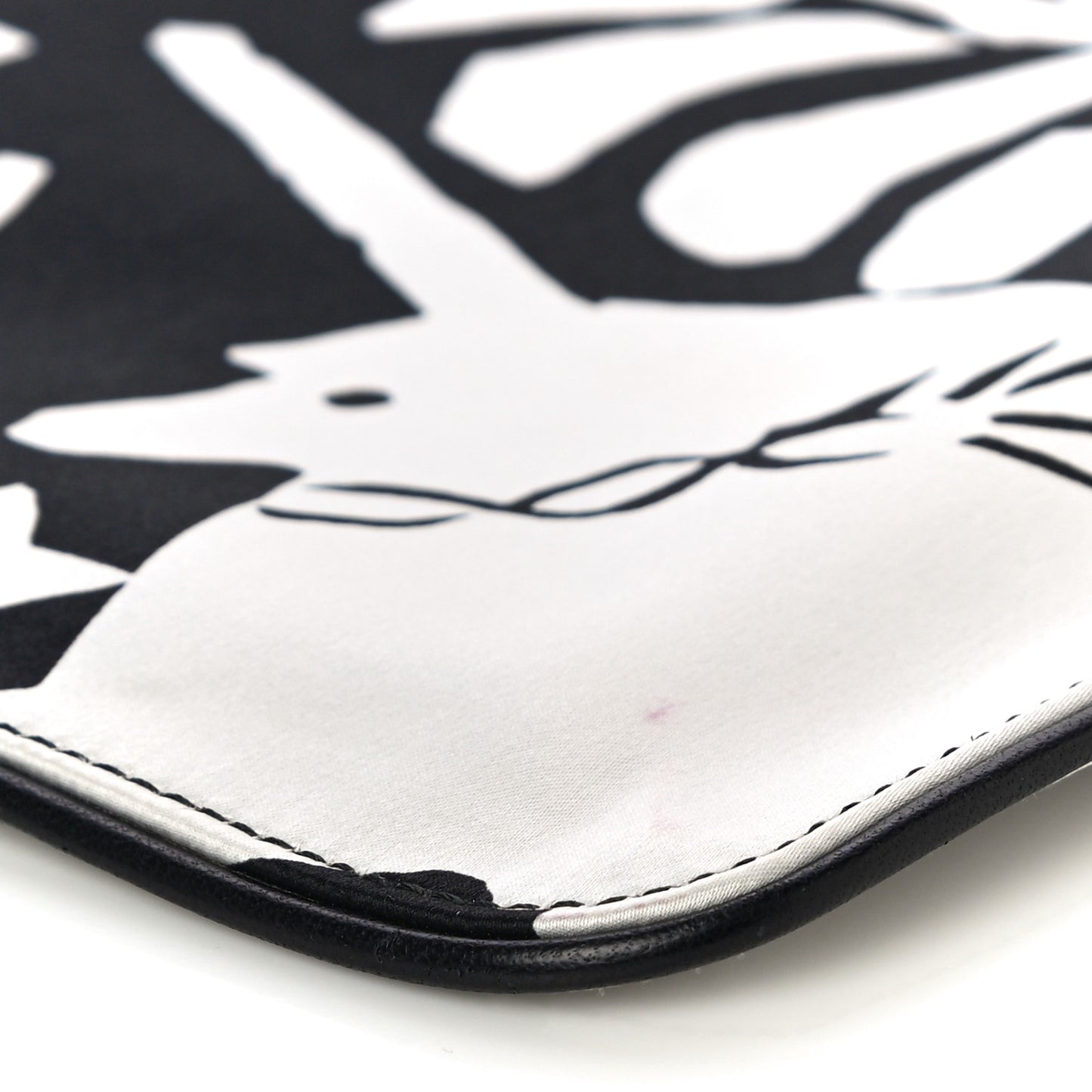 Silk Unicorn Print Skull Zip Pouch Black White
