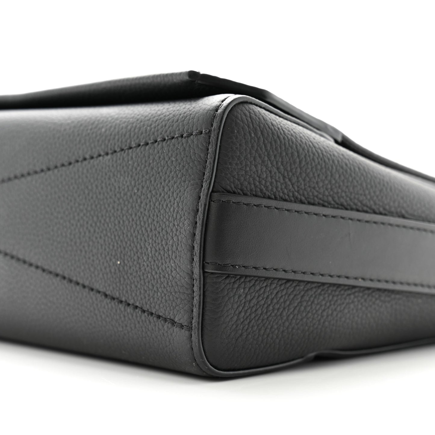 Calfskin Aerogram Messenger Black