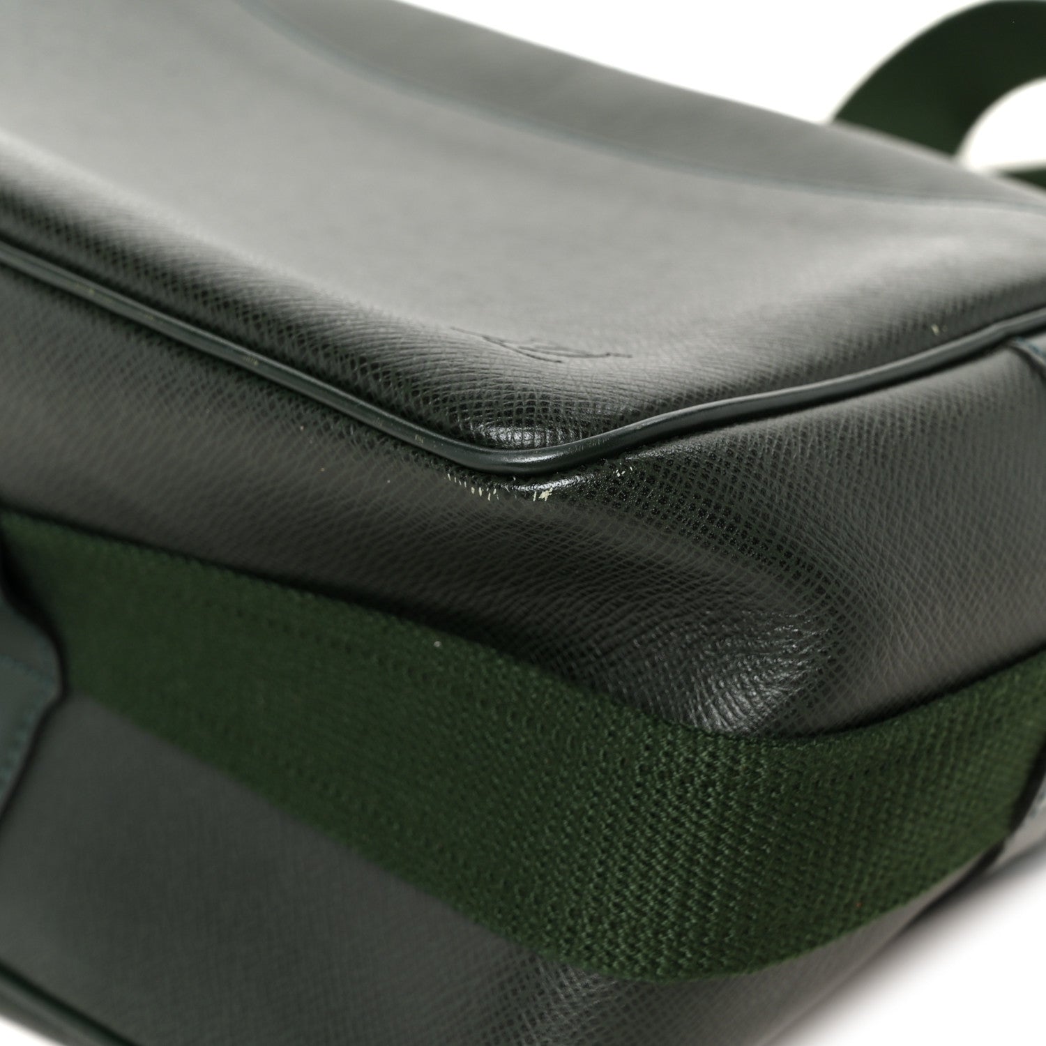 Louis Vuitton Taiga Reporter Messenger Epicea 12 of 13