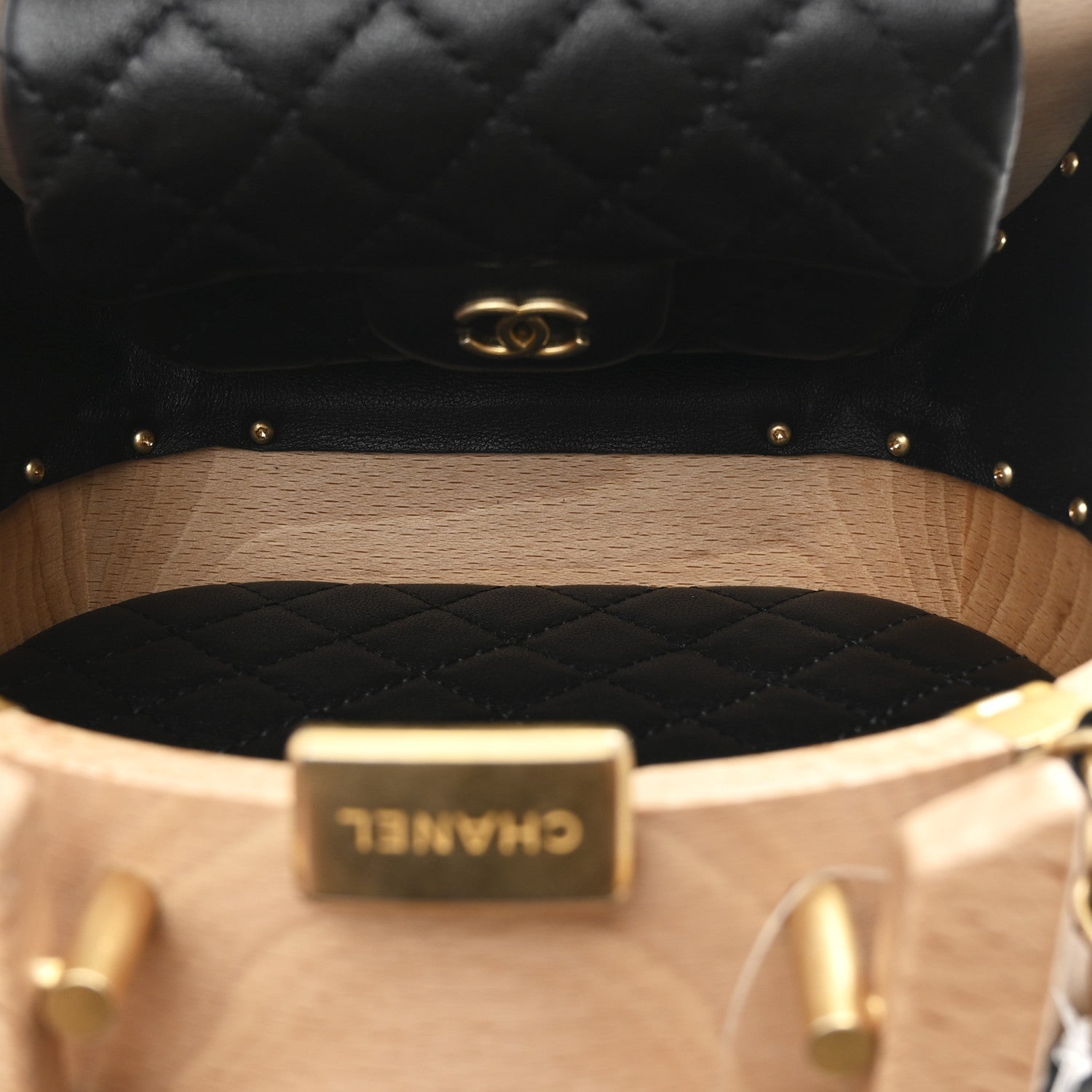 Chanel Beech Wood Lambskin Round CC Vanity Case Black 5 of 11