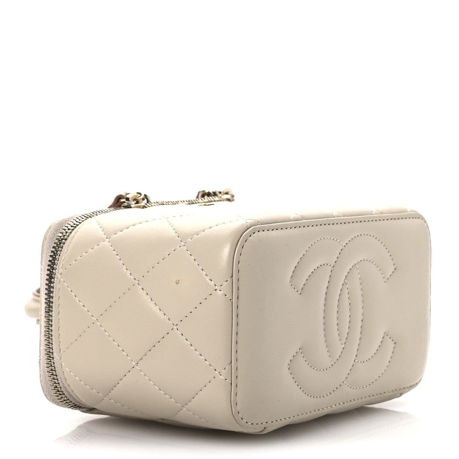 CHANEL ベージュ キルティング ノベルティ ケース Chanel Lambskin Quilted Small Top Handle Vanity Case With Chain