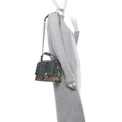 Fendi Snakeskin Scalloped Studded Kan I Shoulder Bag Borchie Borchie Pavone Makeup 2 of 10