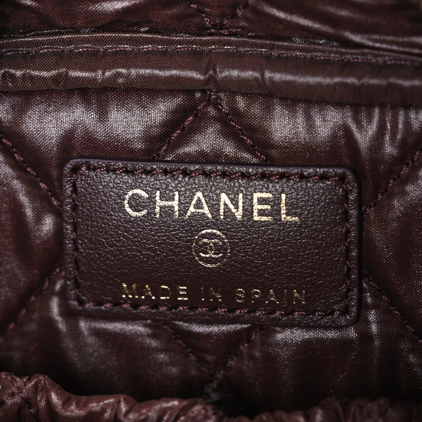 Caviar Quilted Medium Curvy Pouch Cosmetic Case Black