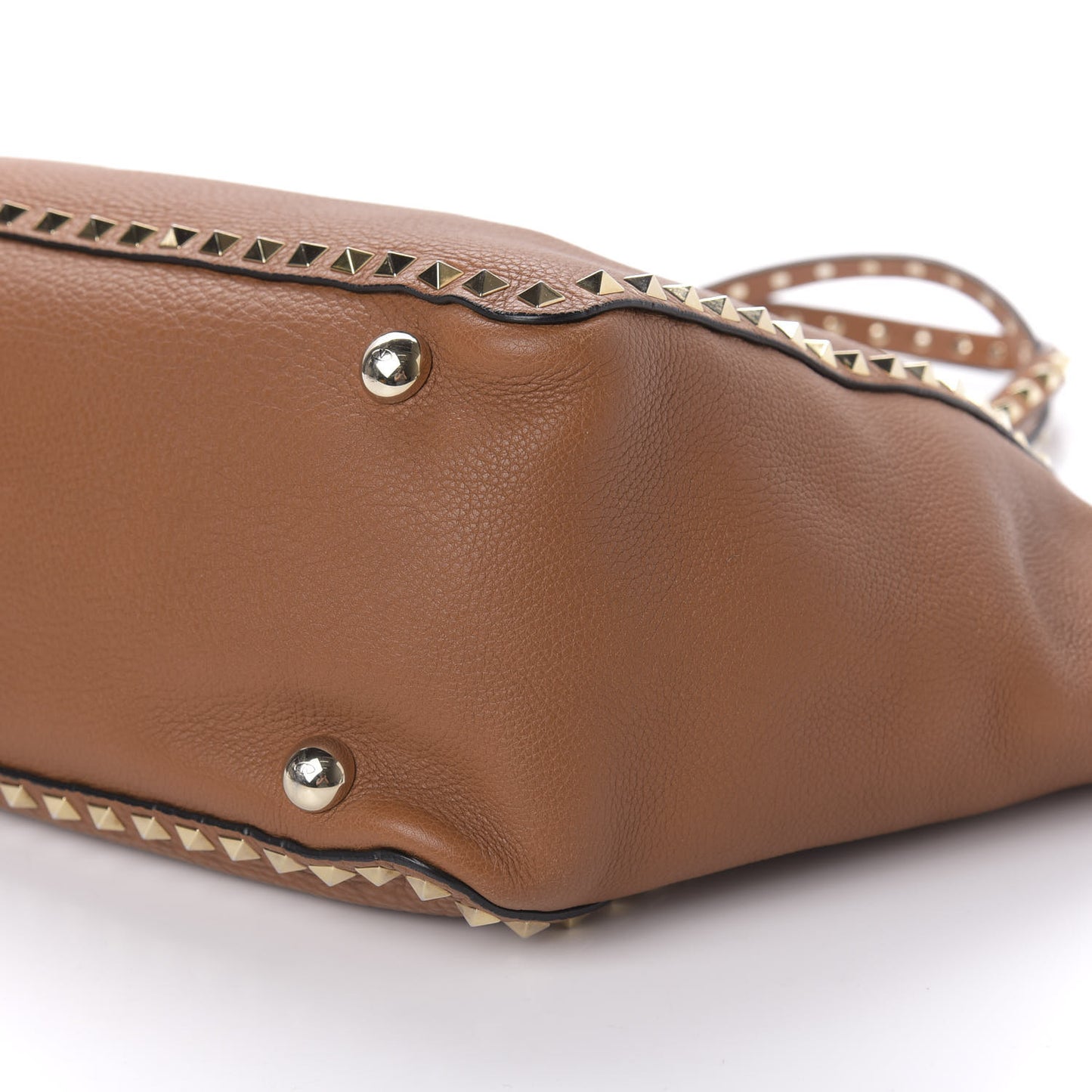 Pebbled Calfskin Medium Rockstud Tote Light Cuir