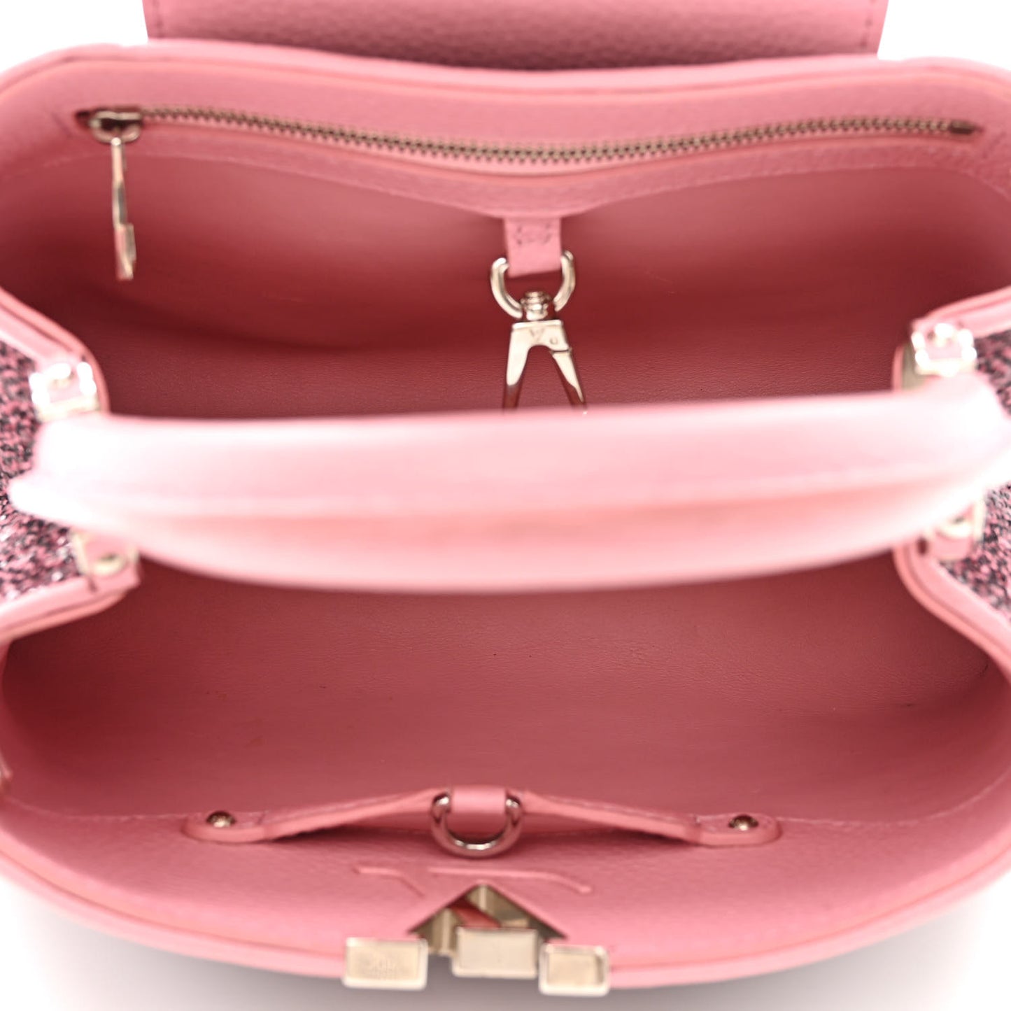 Sequins Metallic Taurillon Capucines BB Pink