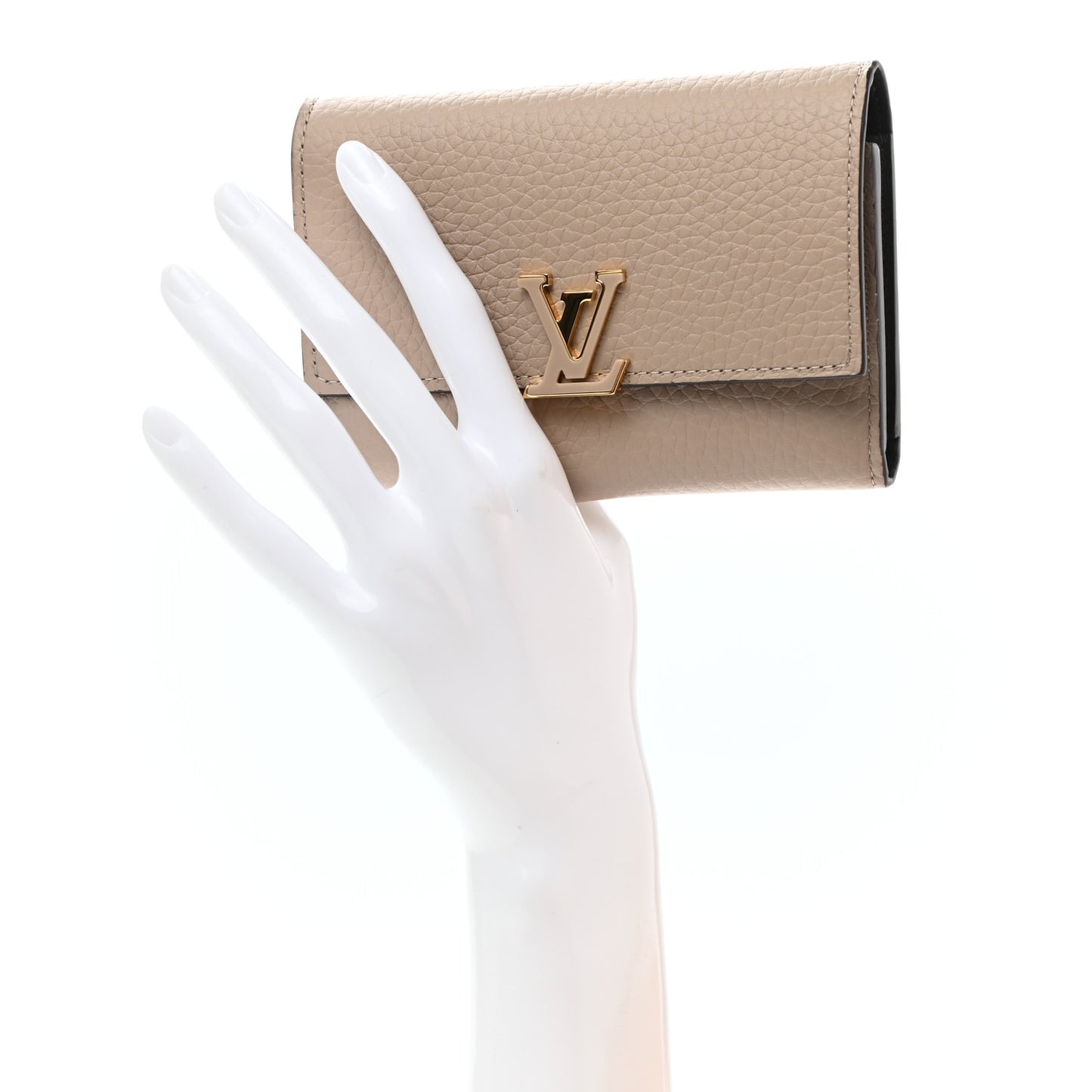 Taurillon Capucines Compact Wallet