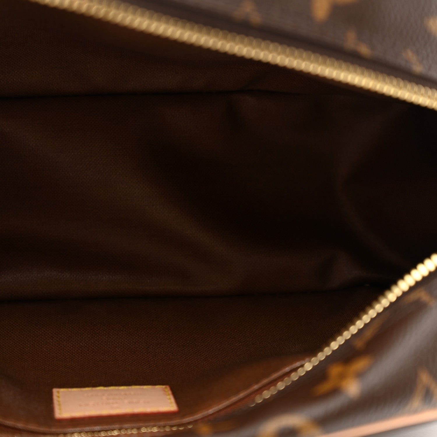 Louis Vuitton Monogram Toiletry Bag 25 5 of 6